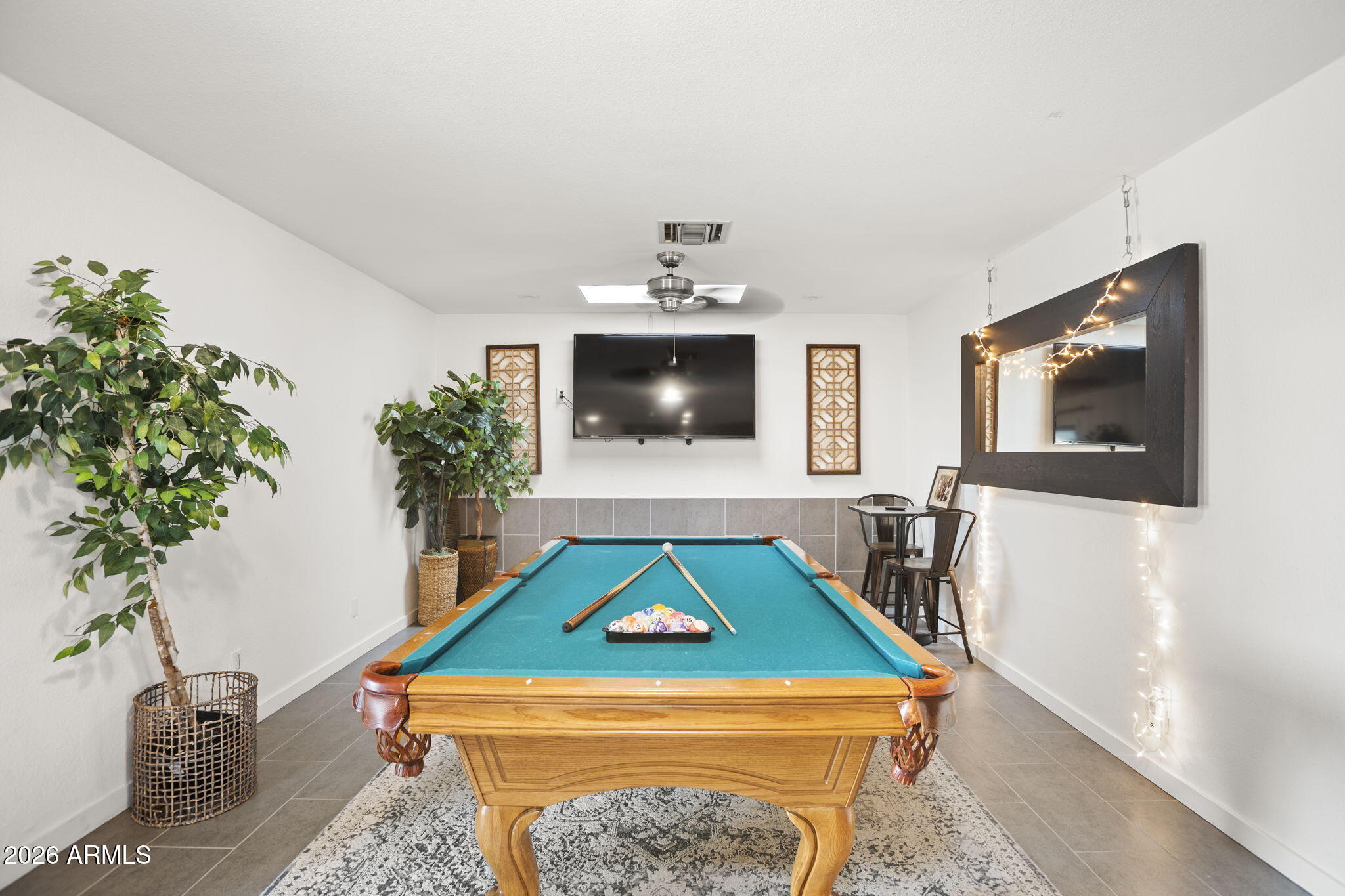 MELROSE PARADISE UNIT 6 - Residential Lease