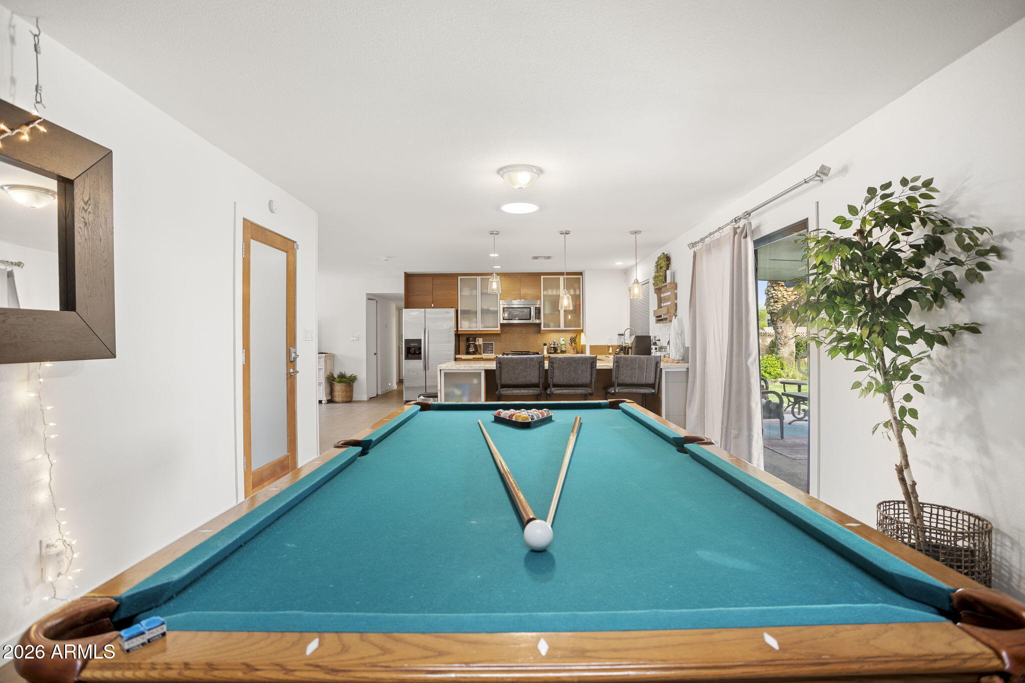 MELROSE PARADISE UNIT 6 - Residential Lease