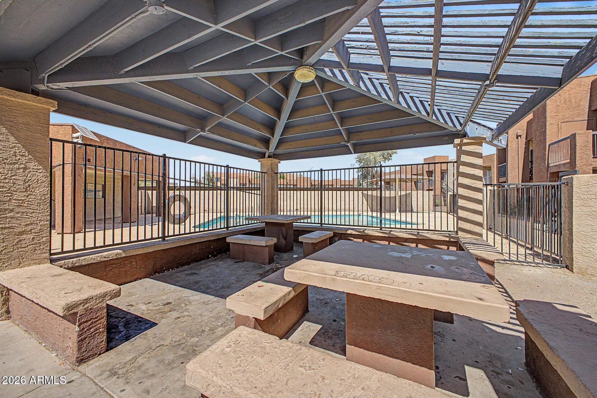 GRAYBRIAR UNIT 1001-1100 2001-2100 - Residential