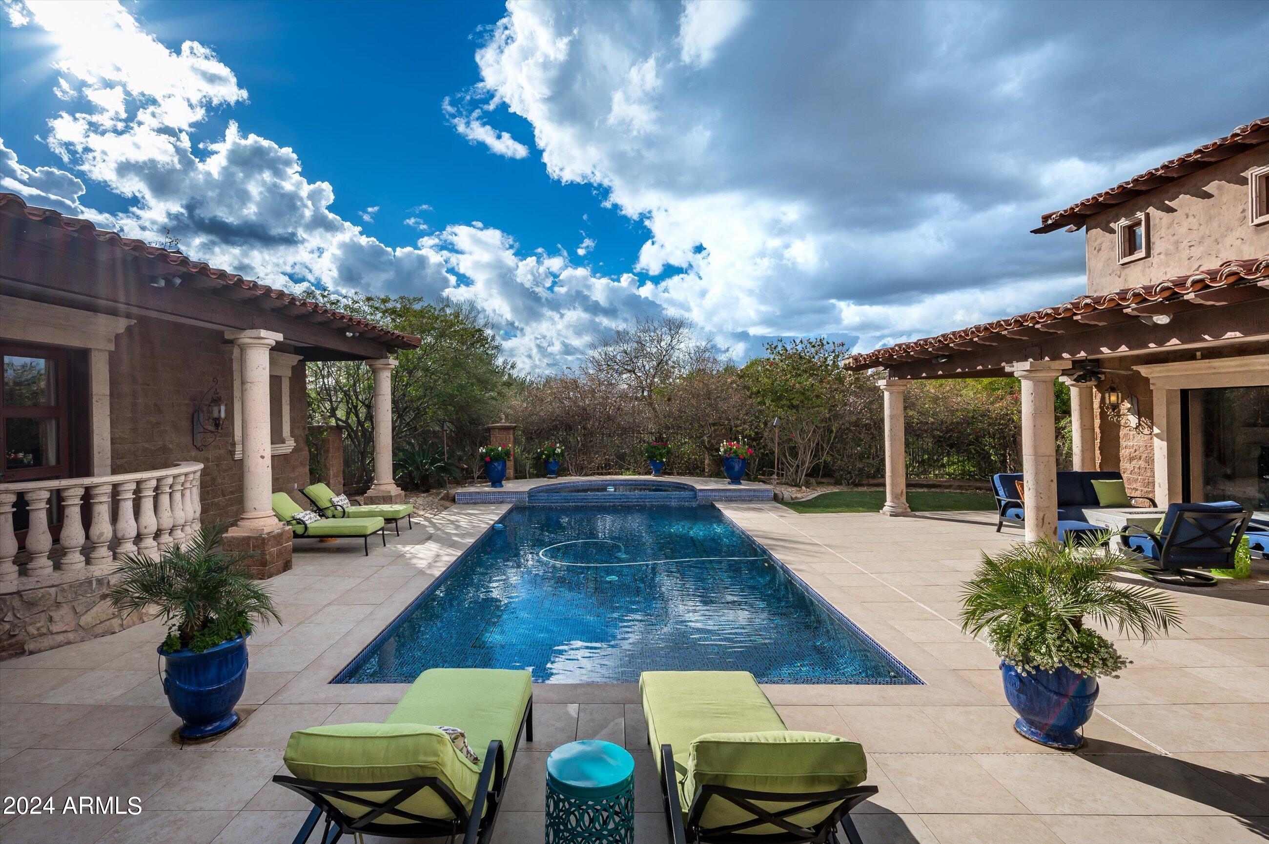 ESTANCIA - Residential