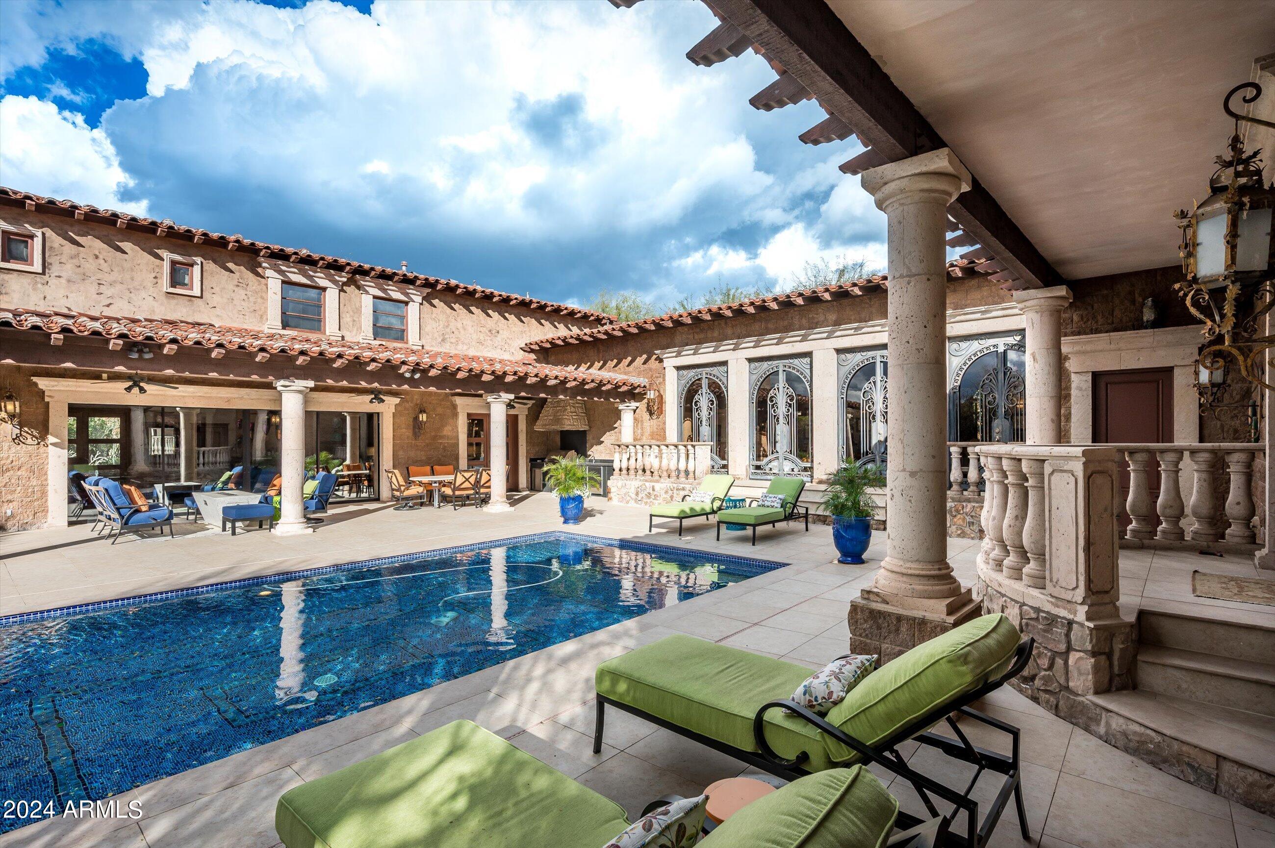 ESTANCIA - Residential