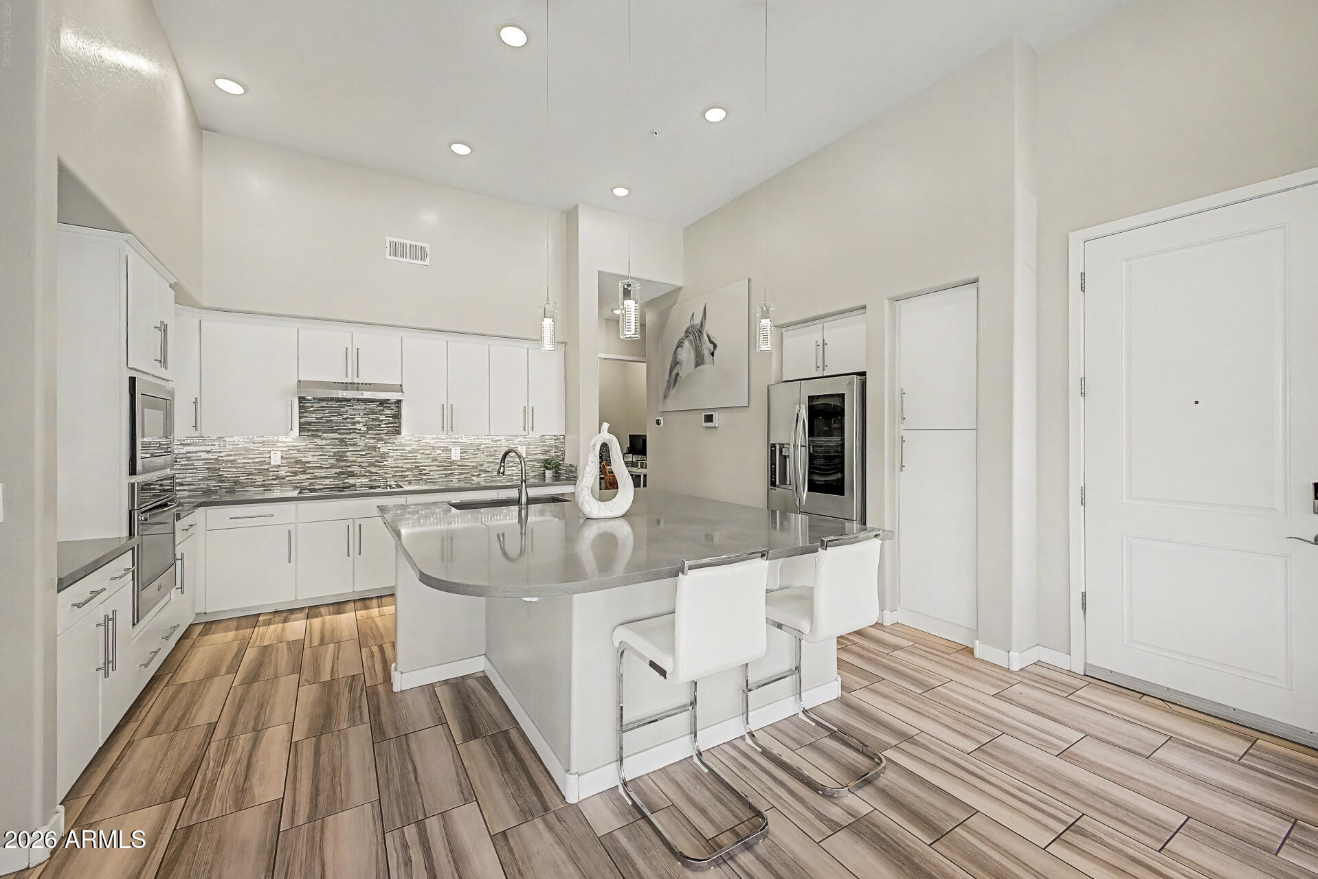 VANTAGE CONDOMINIUM PHASE 2 REPLAT - Residential