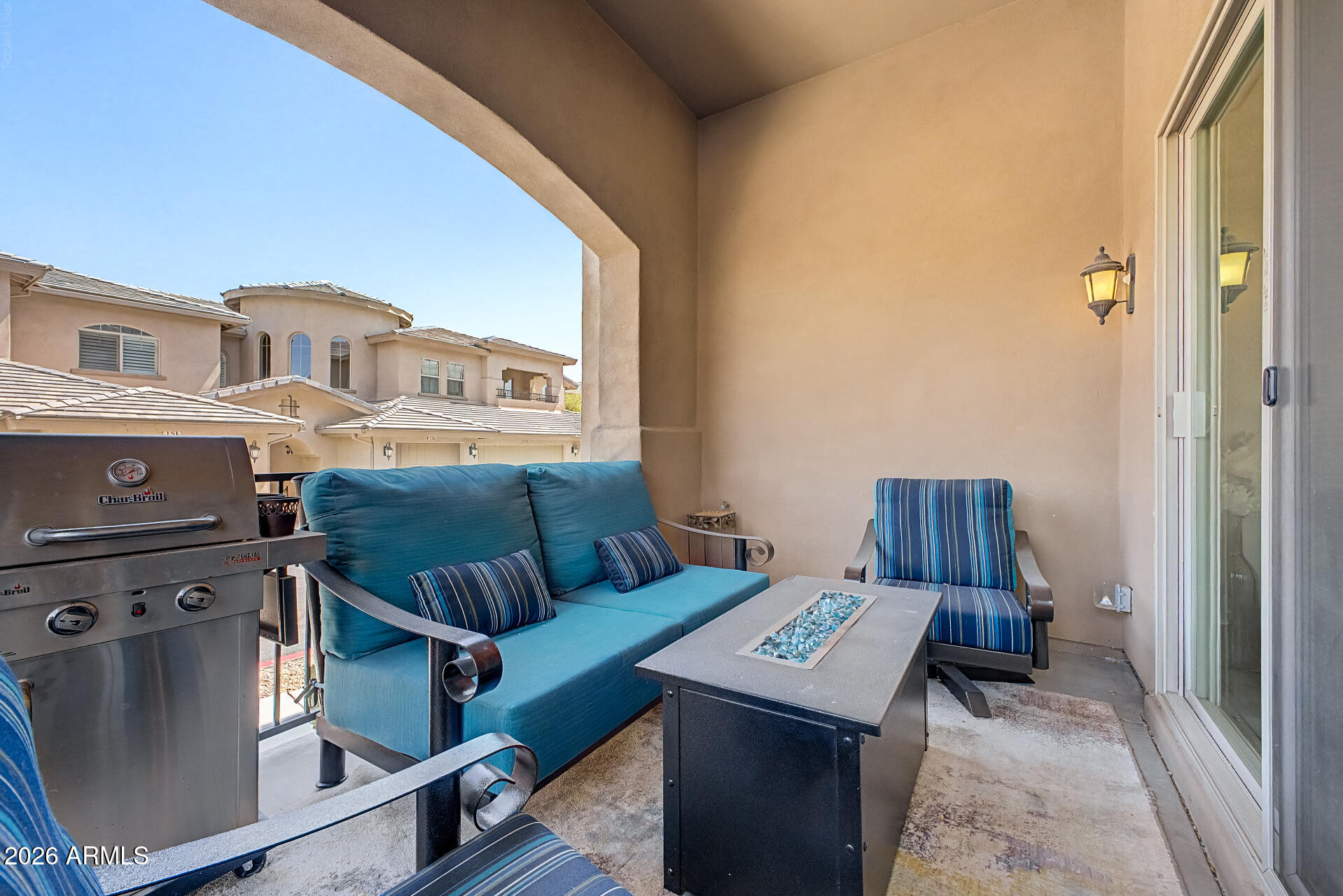 VANTAGE CONDOMINIUM PHASE 2 REPLAT - Residential