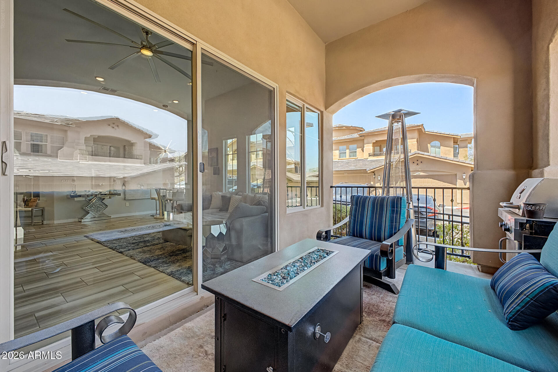 VANTAGE CONDOMINIUM PHASE 2 REPLAT - Residential
