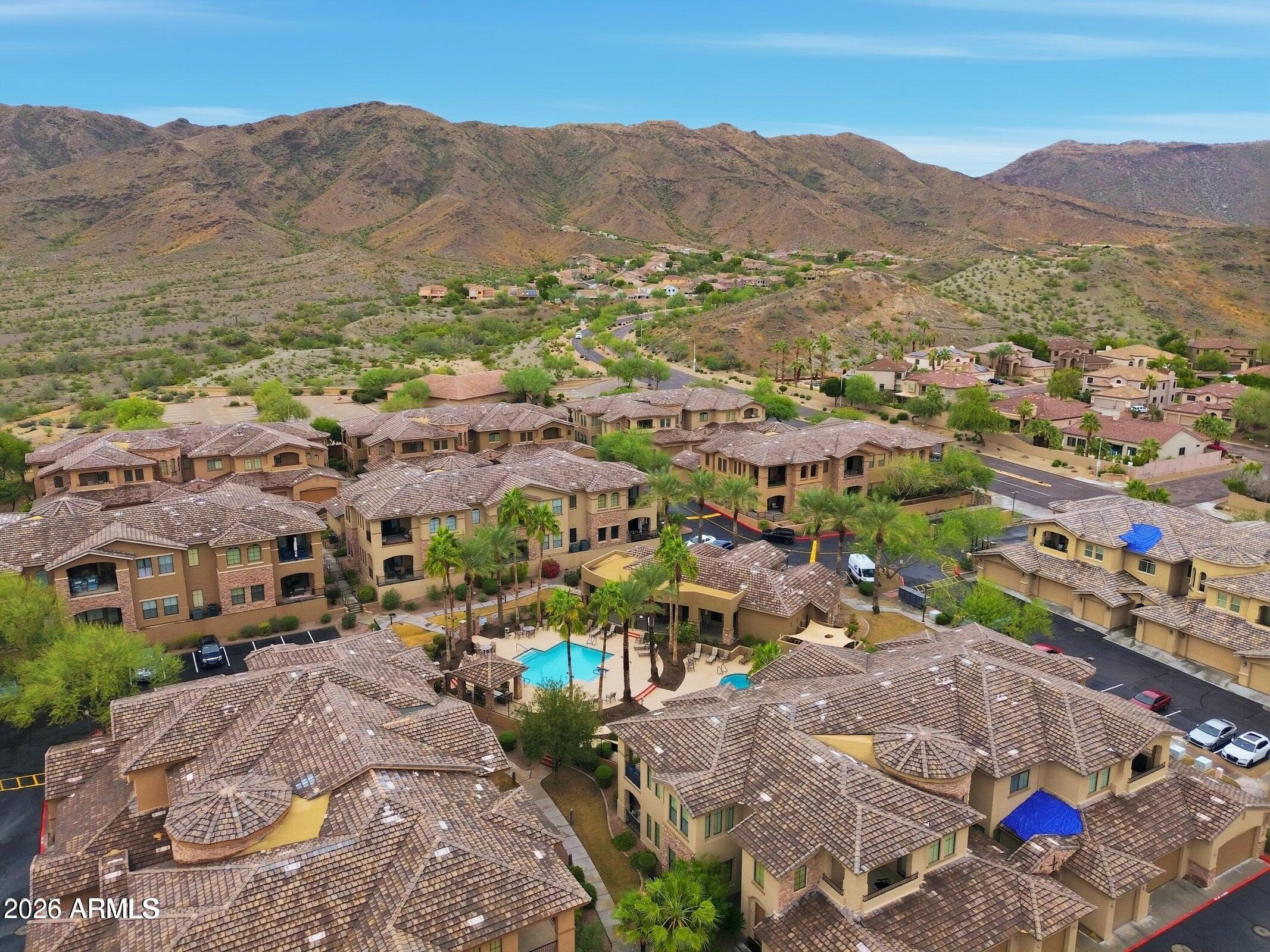 VANTAGE CONDOMINIUM PHASE 2 REPLAT - Residential