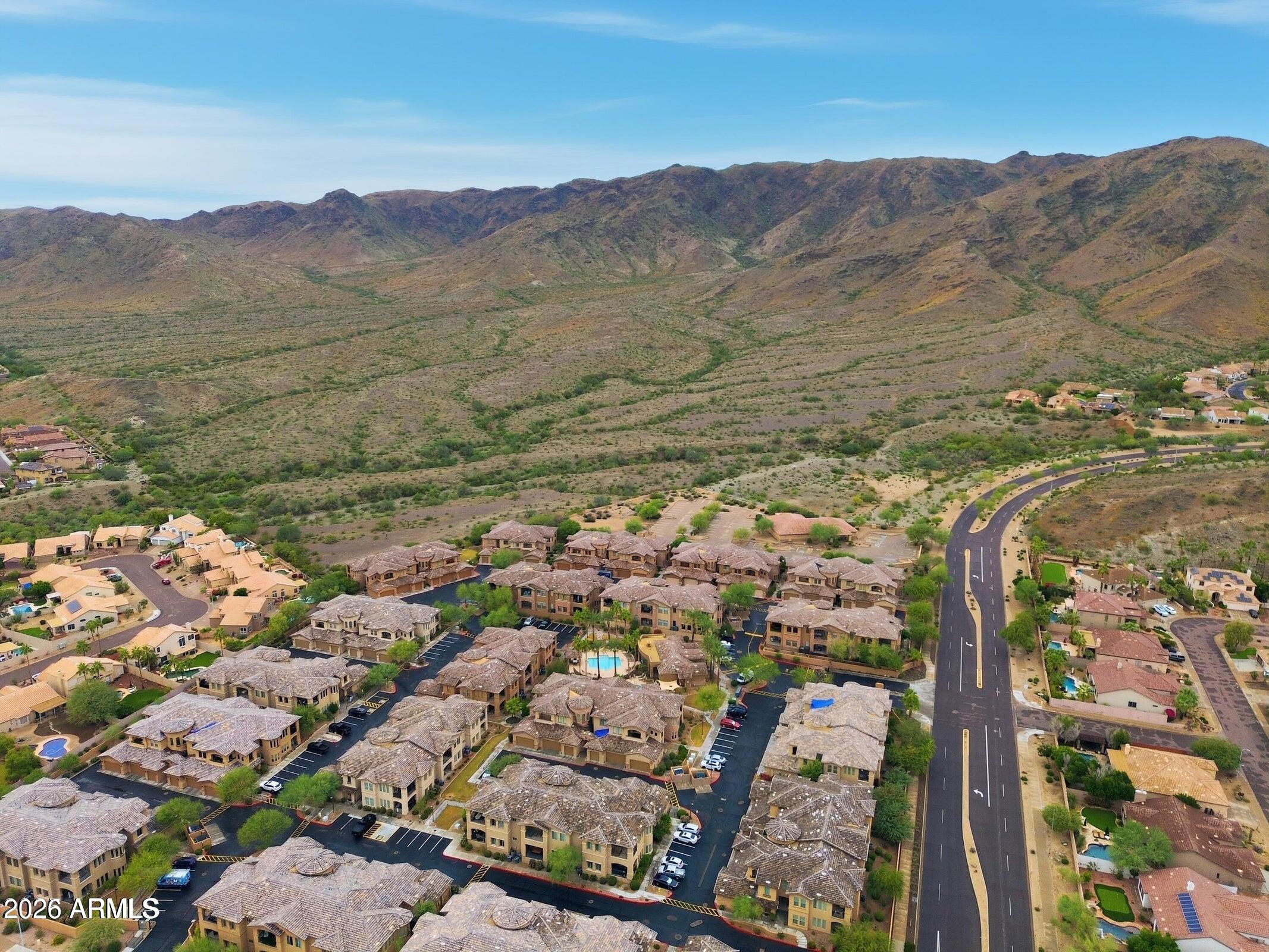 VANTAGE CONDOMINIUM PHASE 2 REPLAT - Residential