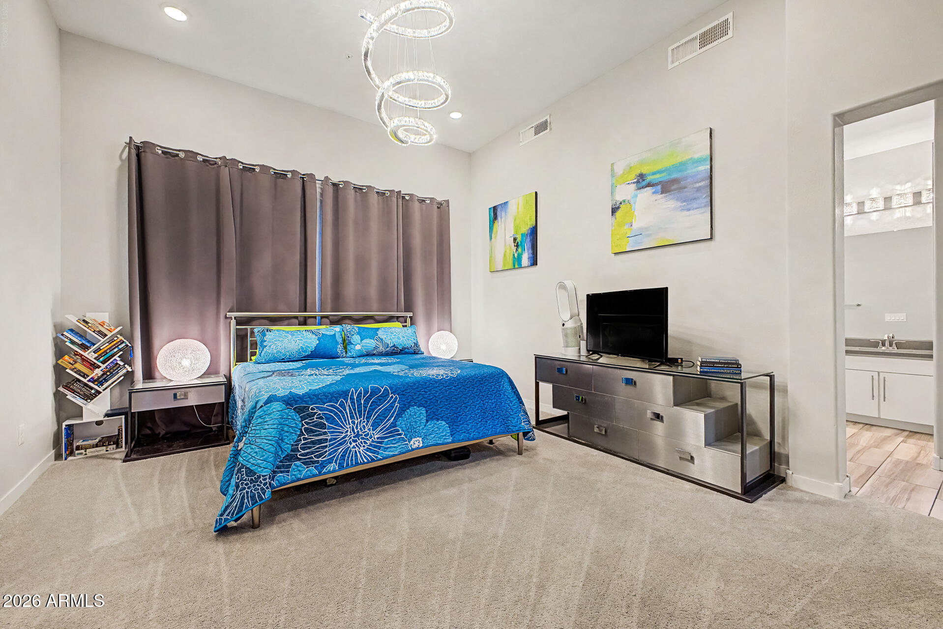 VANTAGE CONDOMINIUM PHASE 2 REPLAT - Residential