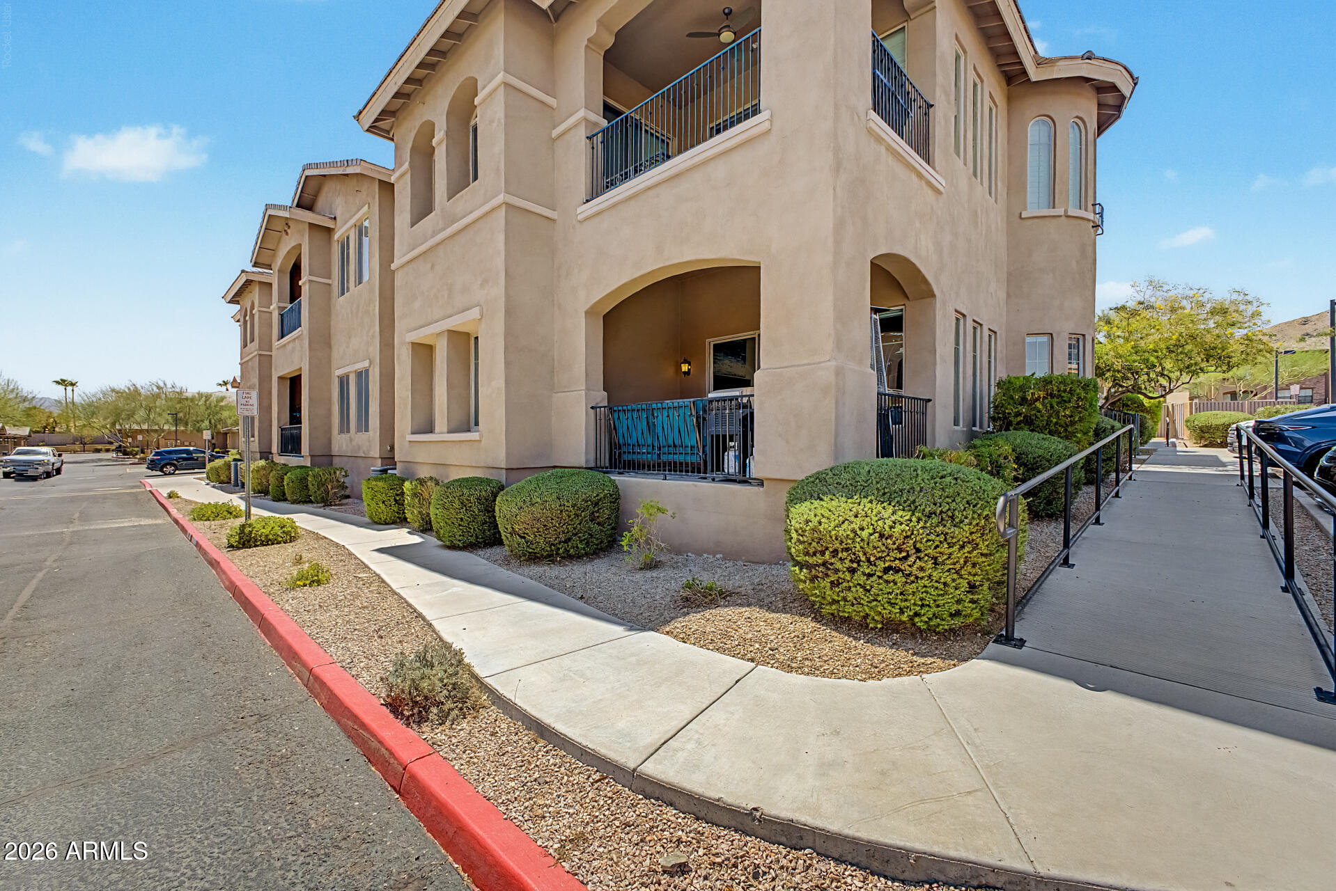 VANTAGE CONDOMINIUM PHASE 2 REPLAT - Residential