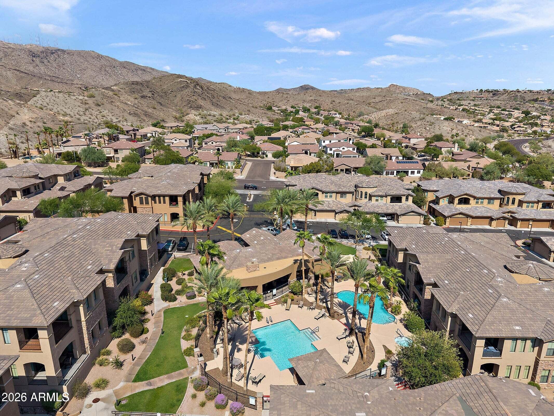 VANTAGE CONDOMINIUM PHASE 2 REPLAT - Residential