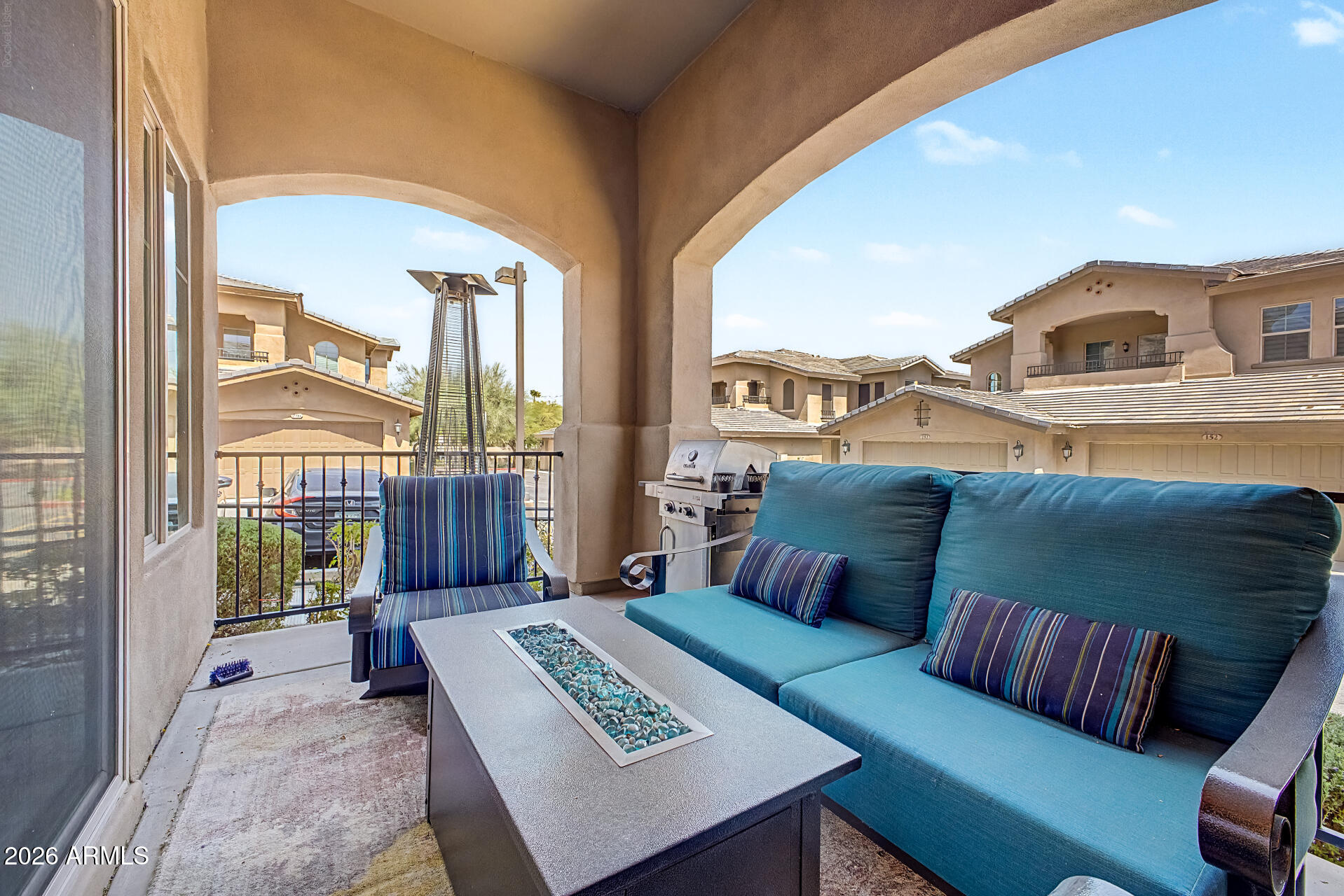 VANTAGE CONDOMINIUM PHASE 2 REPLAT - Residential