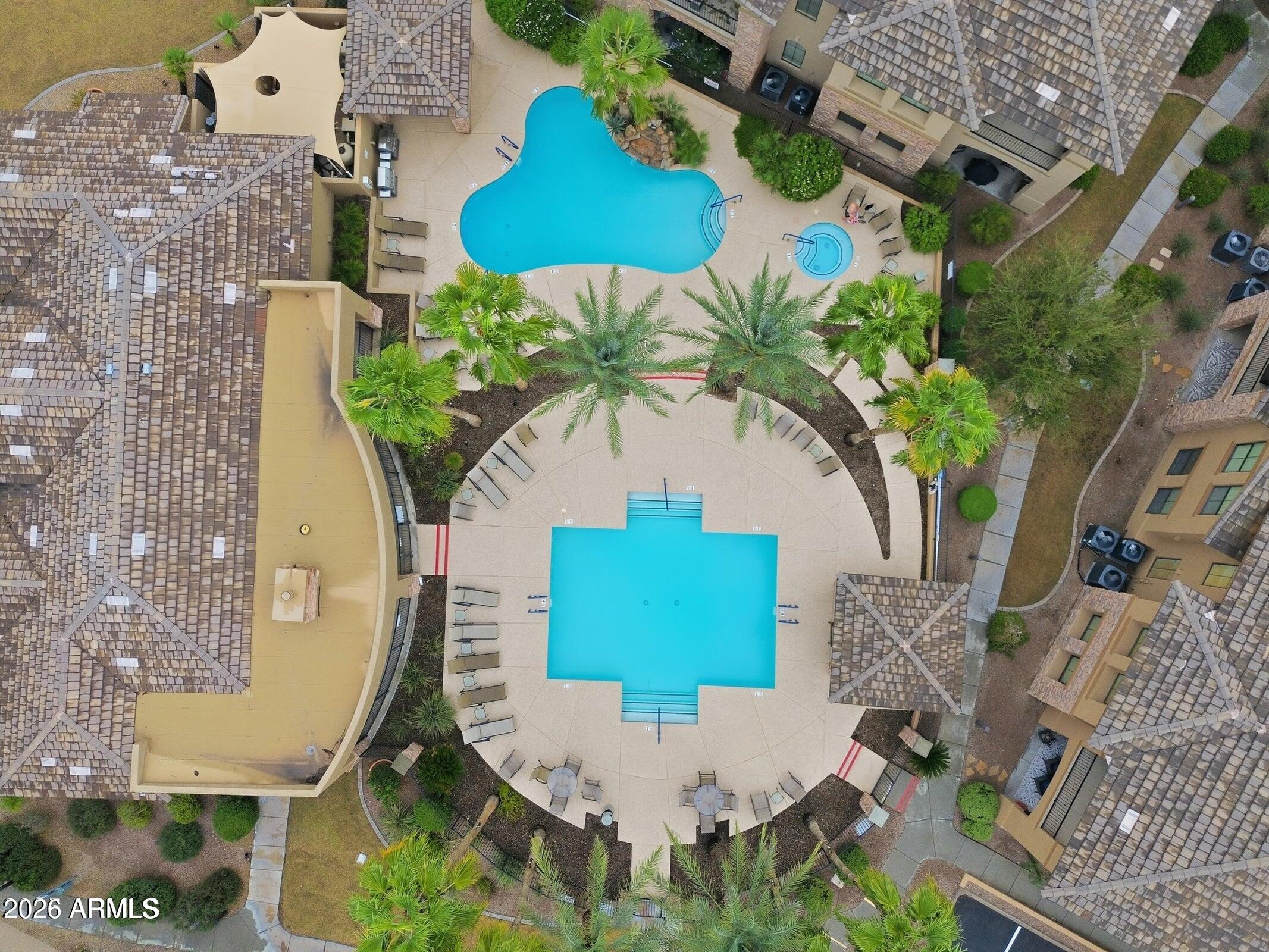 VANTAGE CONDOMINIUM PHASE 2 REPLAT - Residential