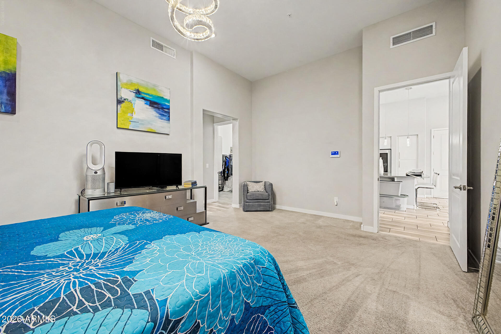 VANTAGE CONDOMINIUM PHASE 2 REPLAT - Residential