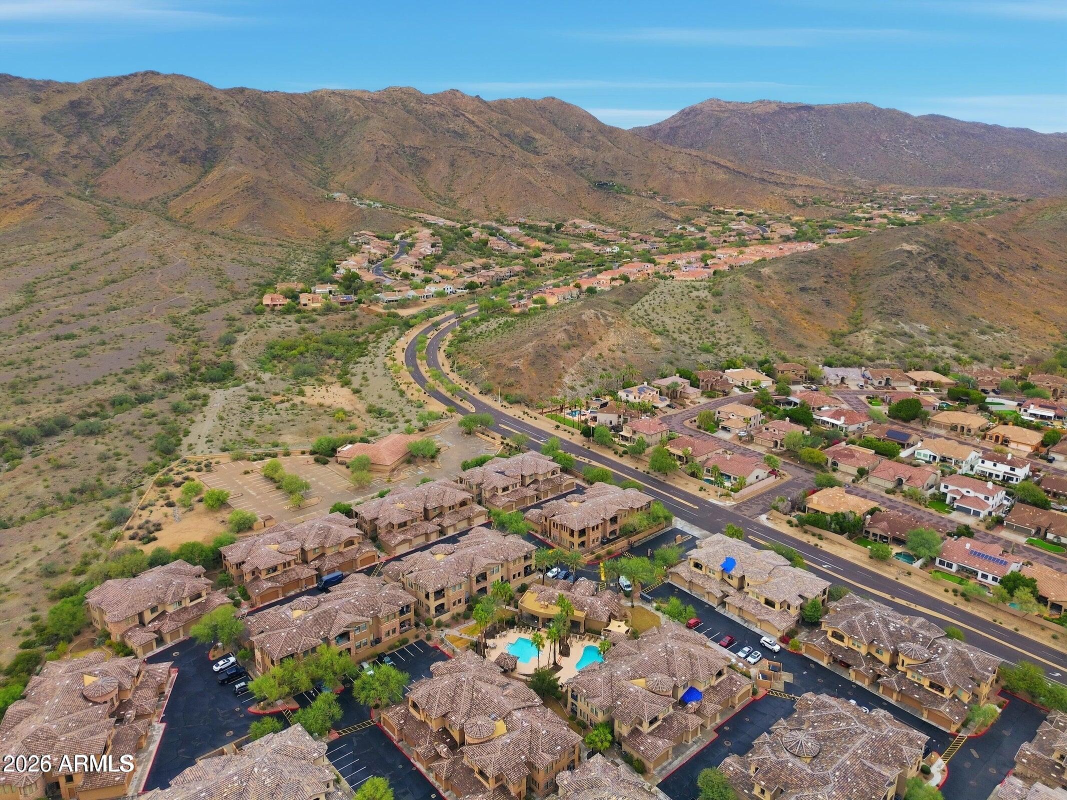 VANTAGE CONDOMINIUM PHASE 2 REPLAT - Residential
