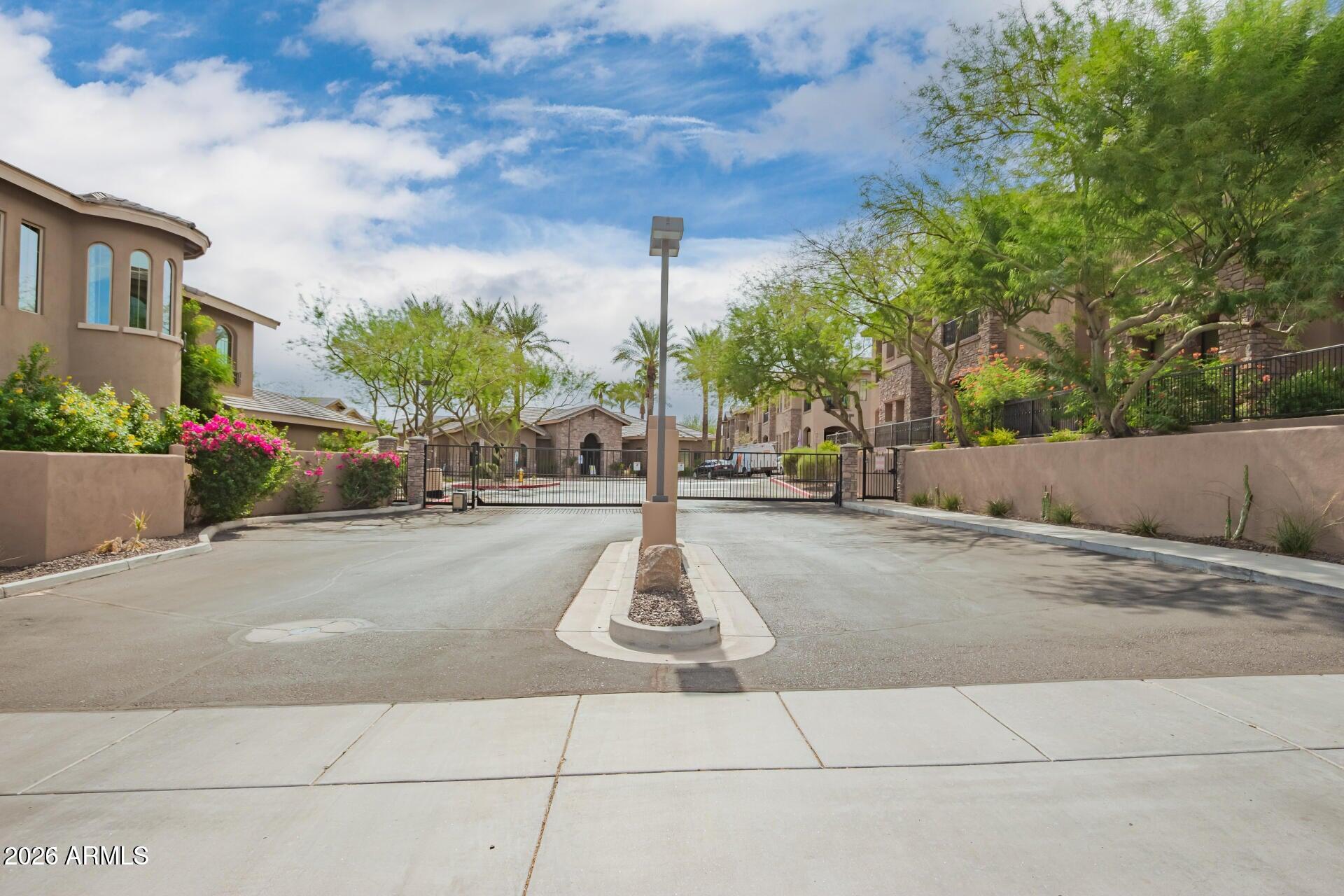 VANTAGE CONDOMINIUM PHASE 2 REPLAT - Residential