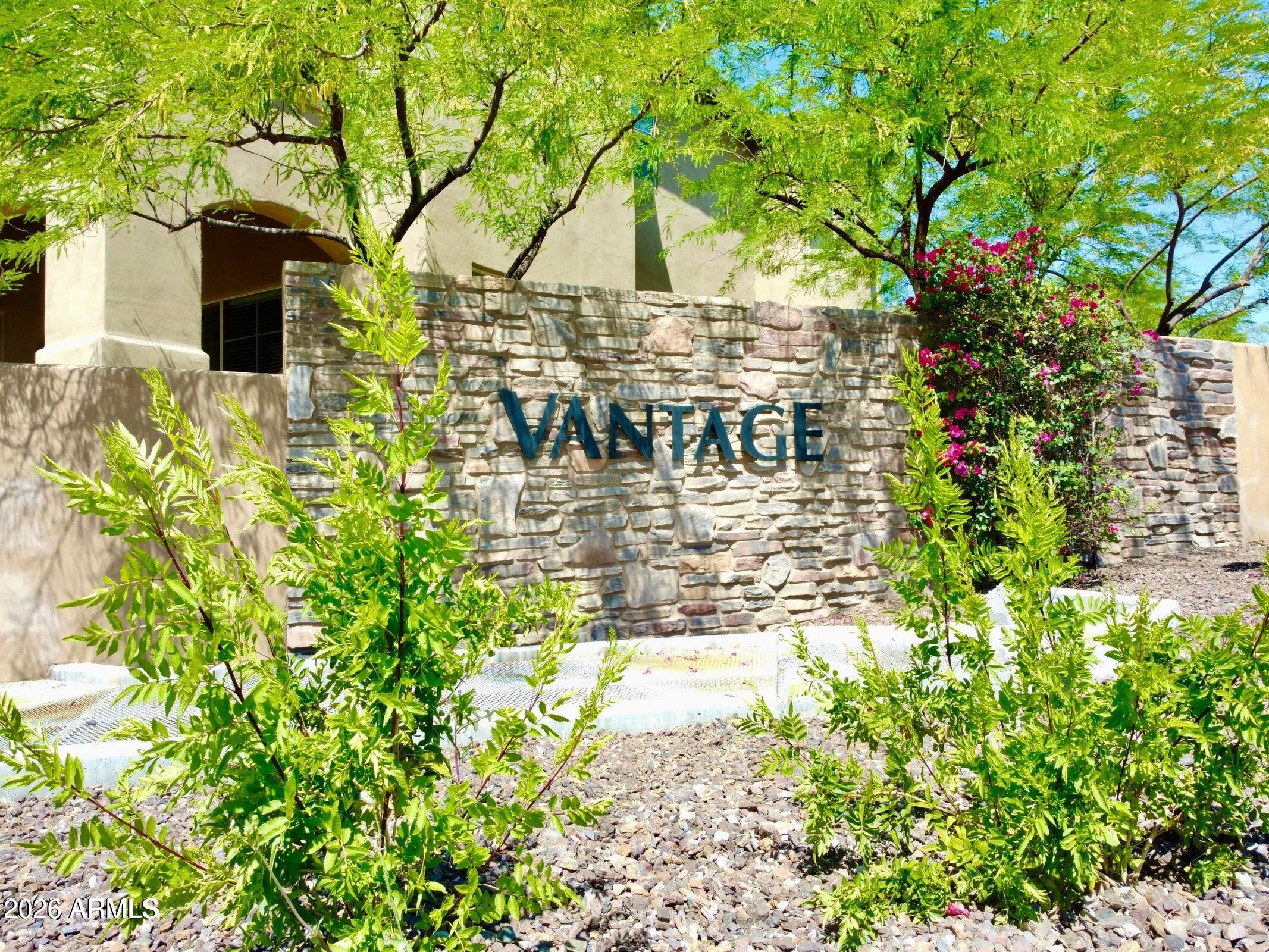 VANTAGE CONDOMINIUM PHASE 2 REPLAT - Residential
