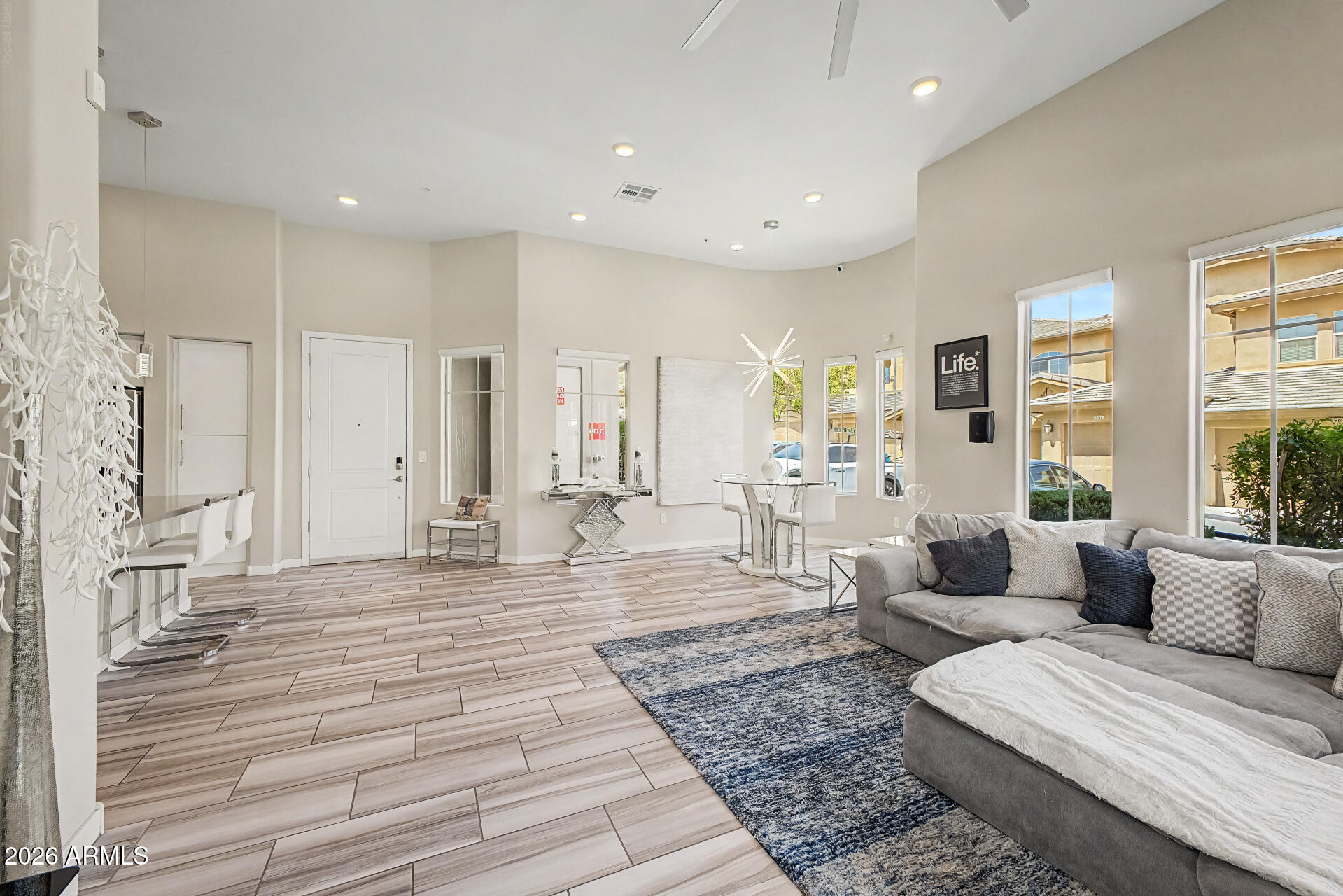 VANTAGE CONDOMINIUM PHASE 2 REPLAT - Residential