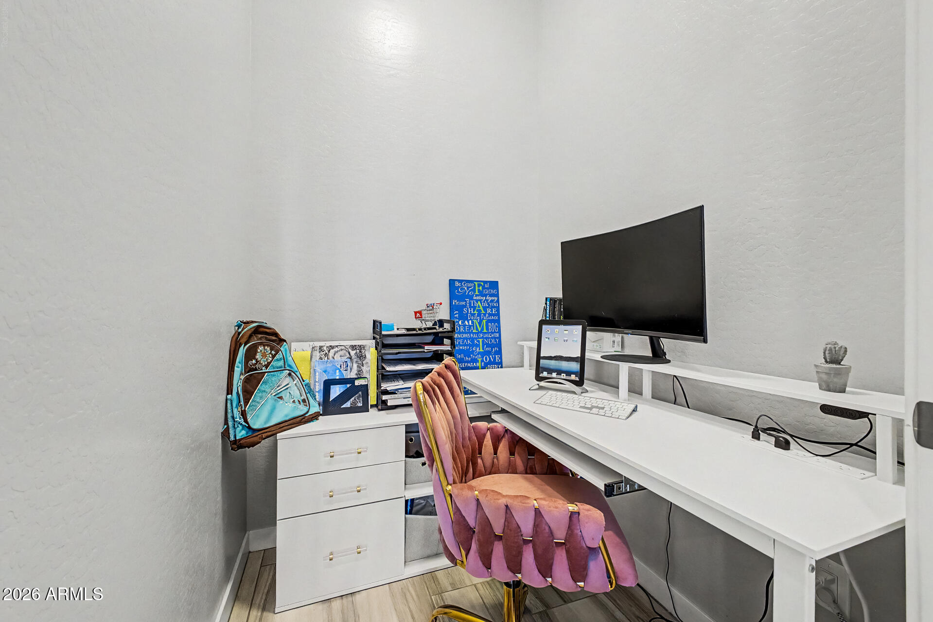 VANTAGE CONDOMINIUM PHASE 2 REPLAT - Residential