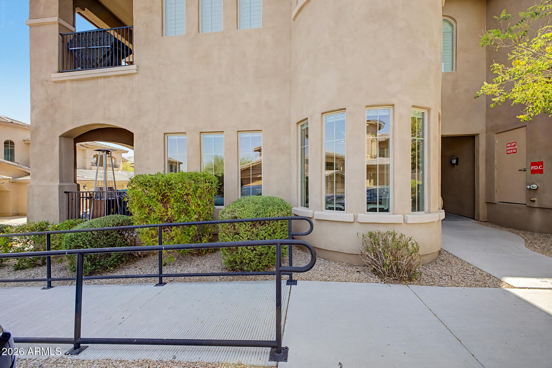 VANTAGE CONDOMINIUM PHASE 2 REPLAT - Residential