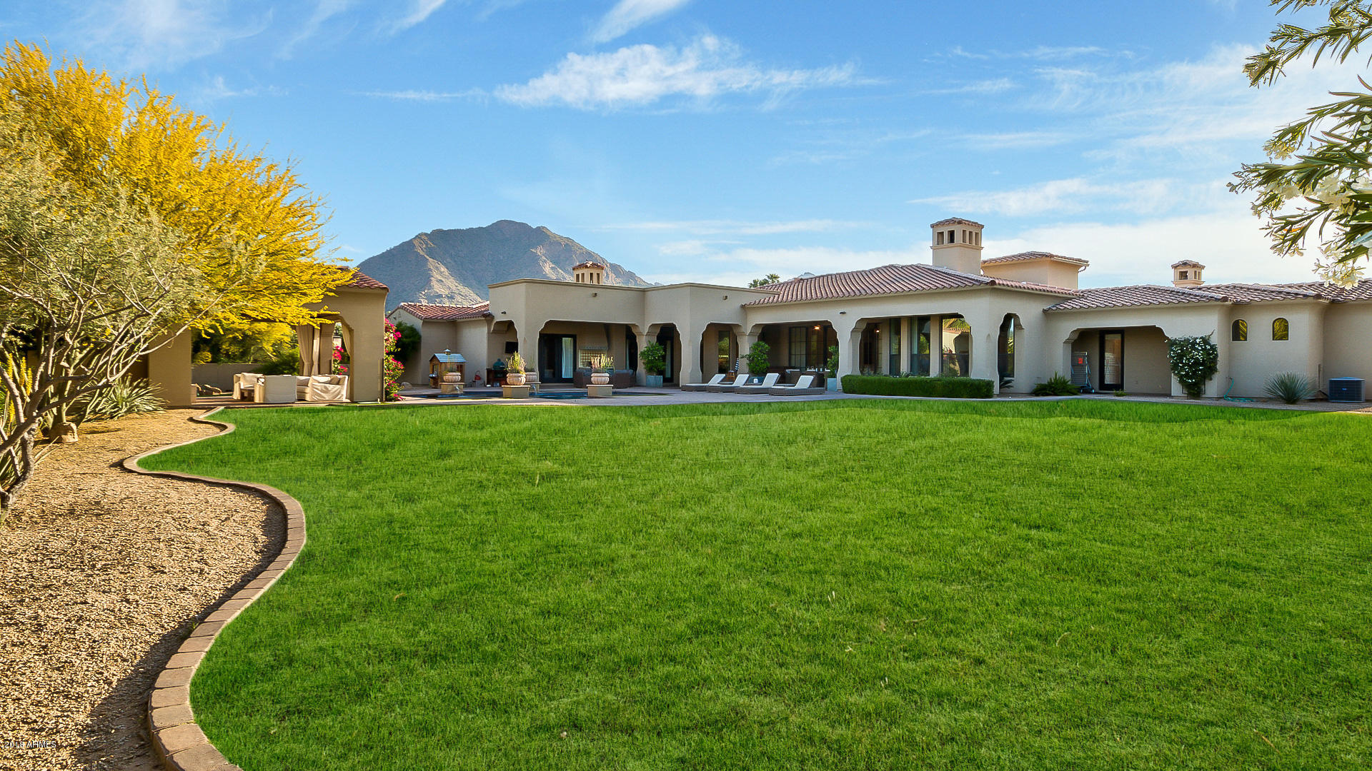 MOUNTAIN VIEW - Residential
