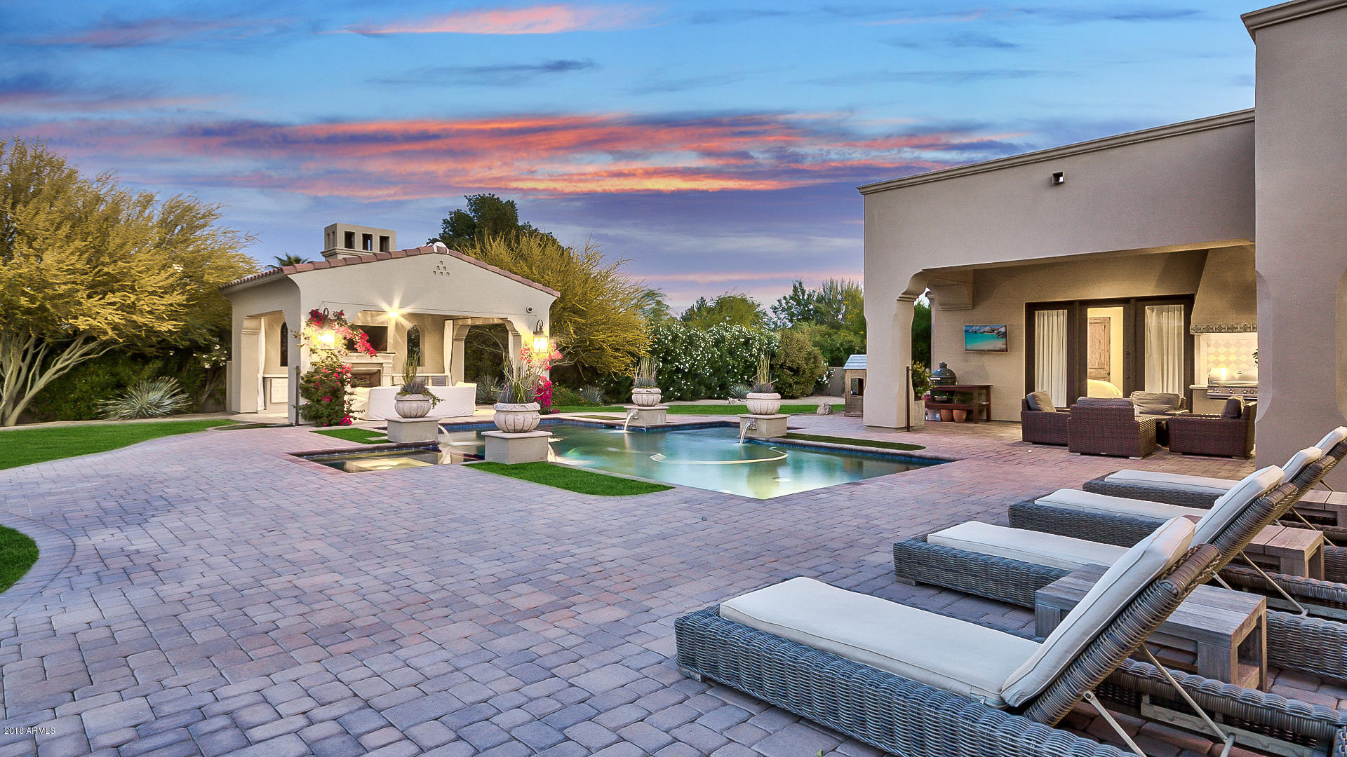 MOUNTAIN VIEW - Residential