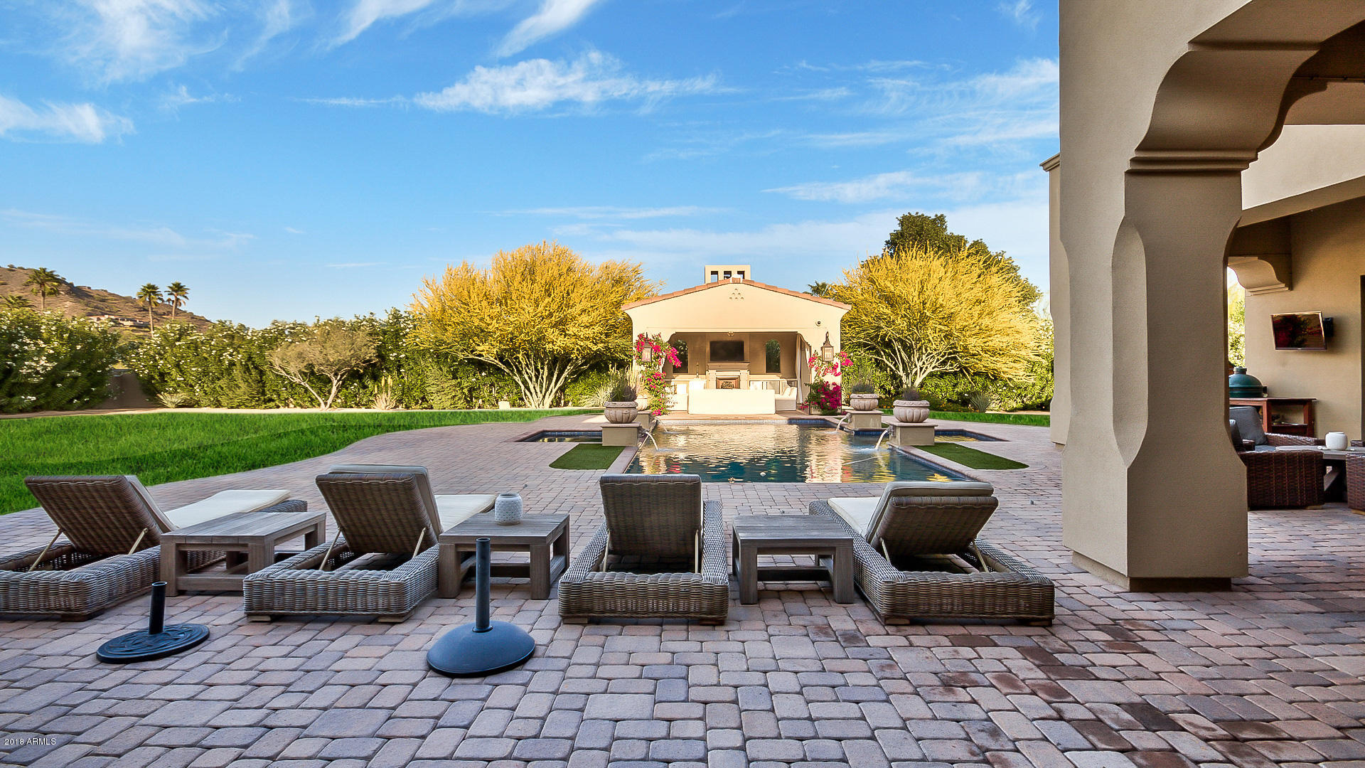 MOUNTAIN VIEW - Residential