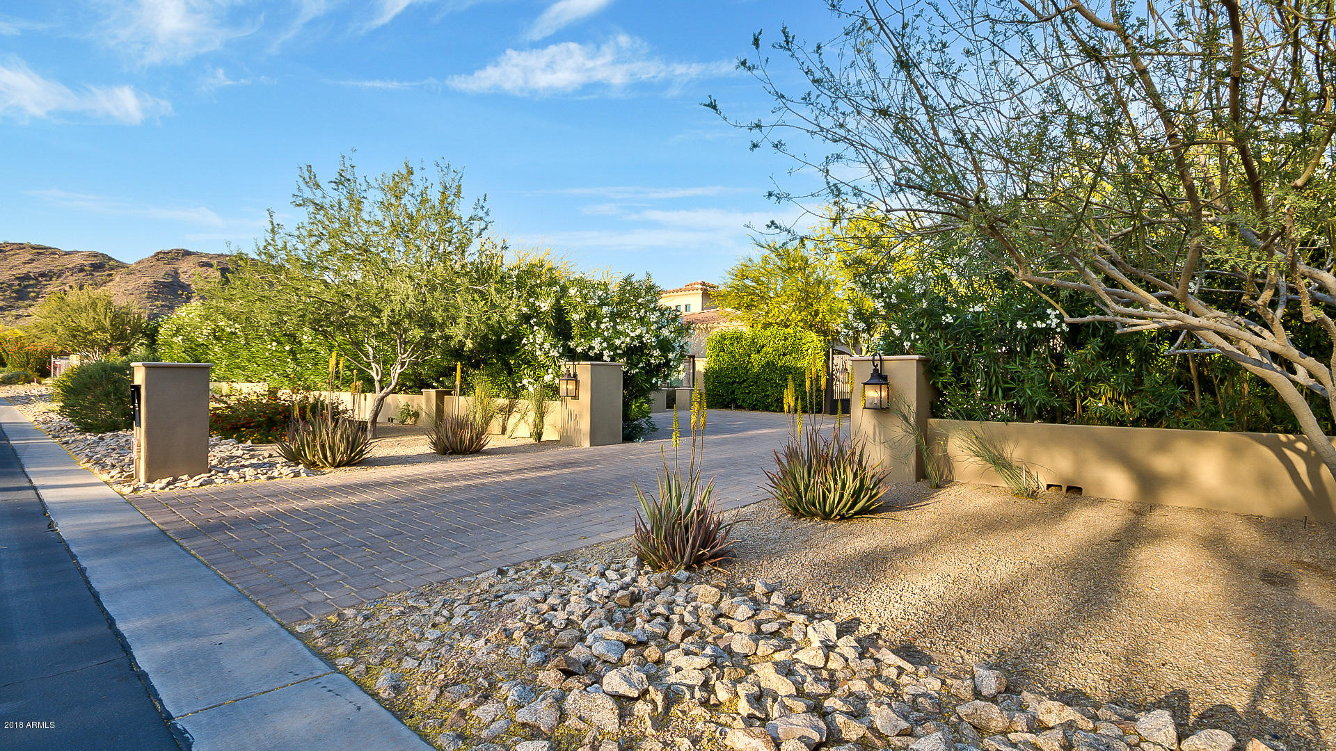 MOUNTAIN VIEW - Residential