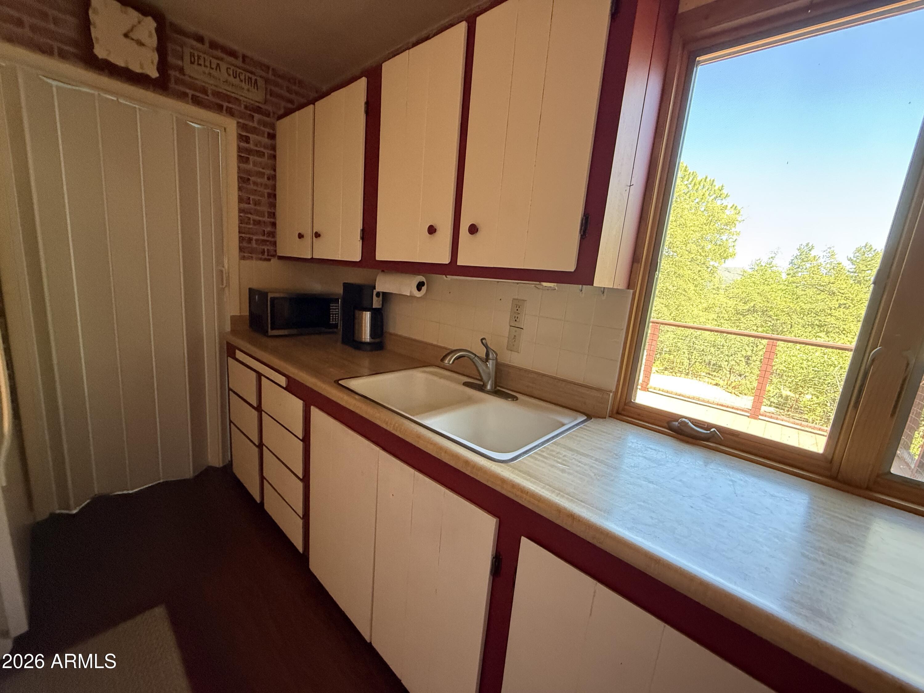 COOL PINES - Residential