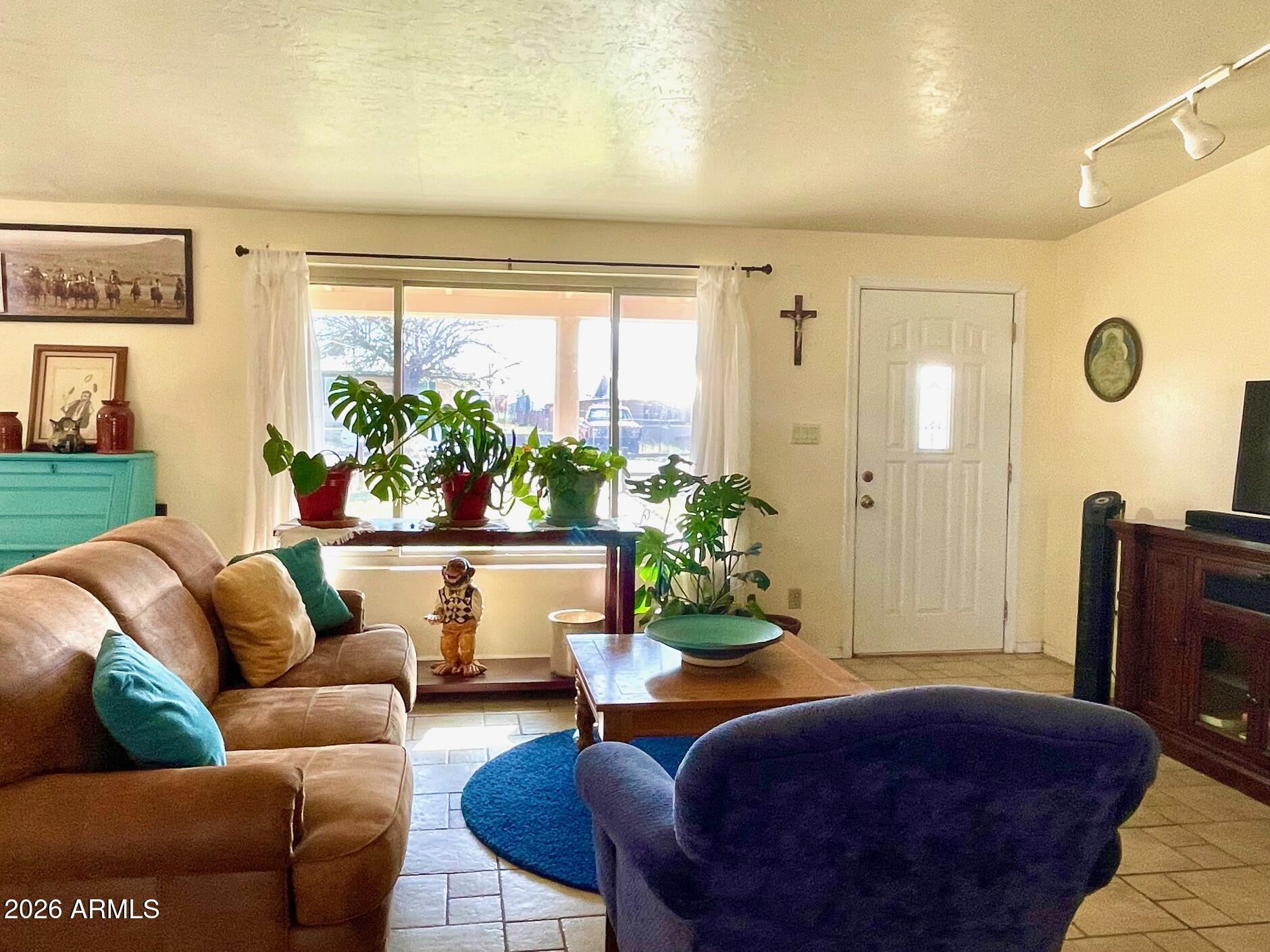 MIRAMONTE ACRES - Residential