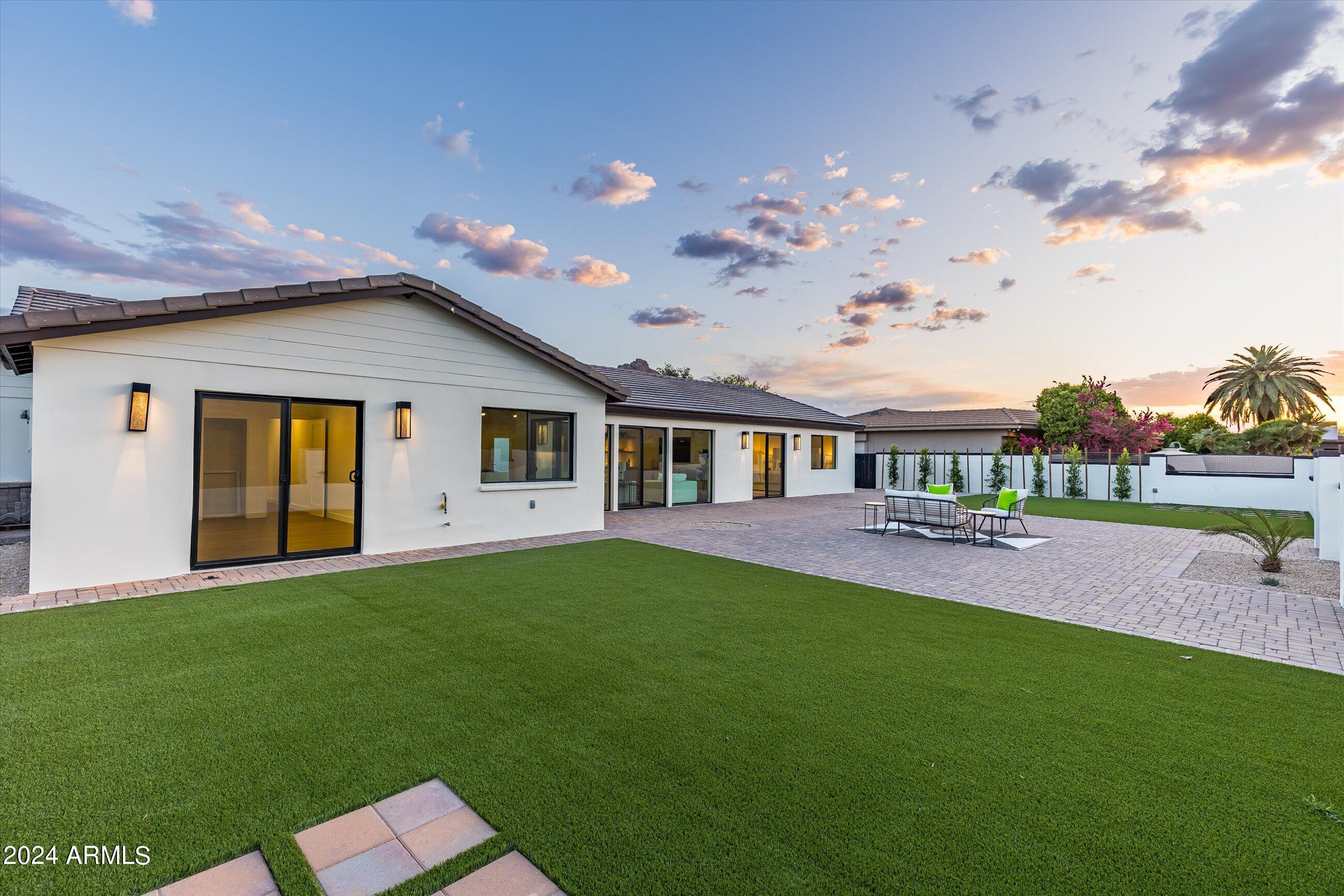 MOUNTAIN SHADOWS RESORT - Residential