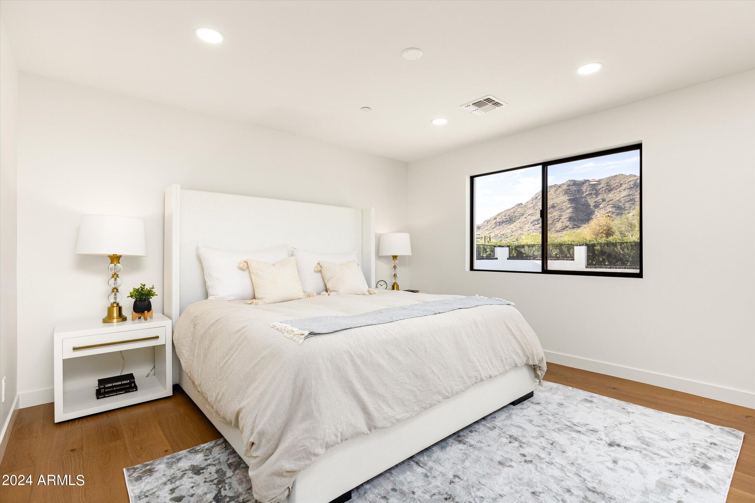 MOUNTAIN SHADOWS RESORT - Residential