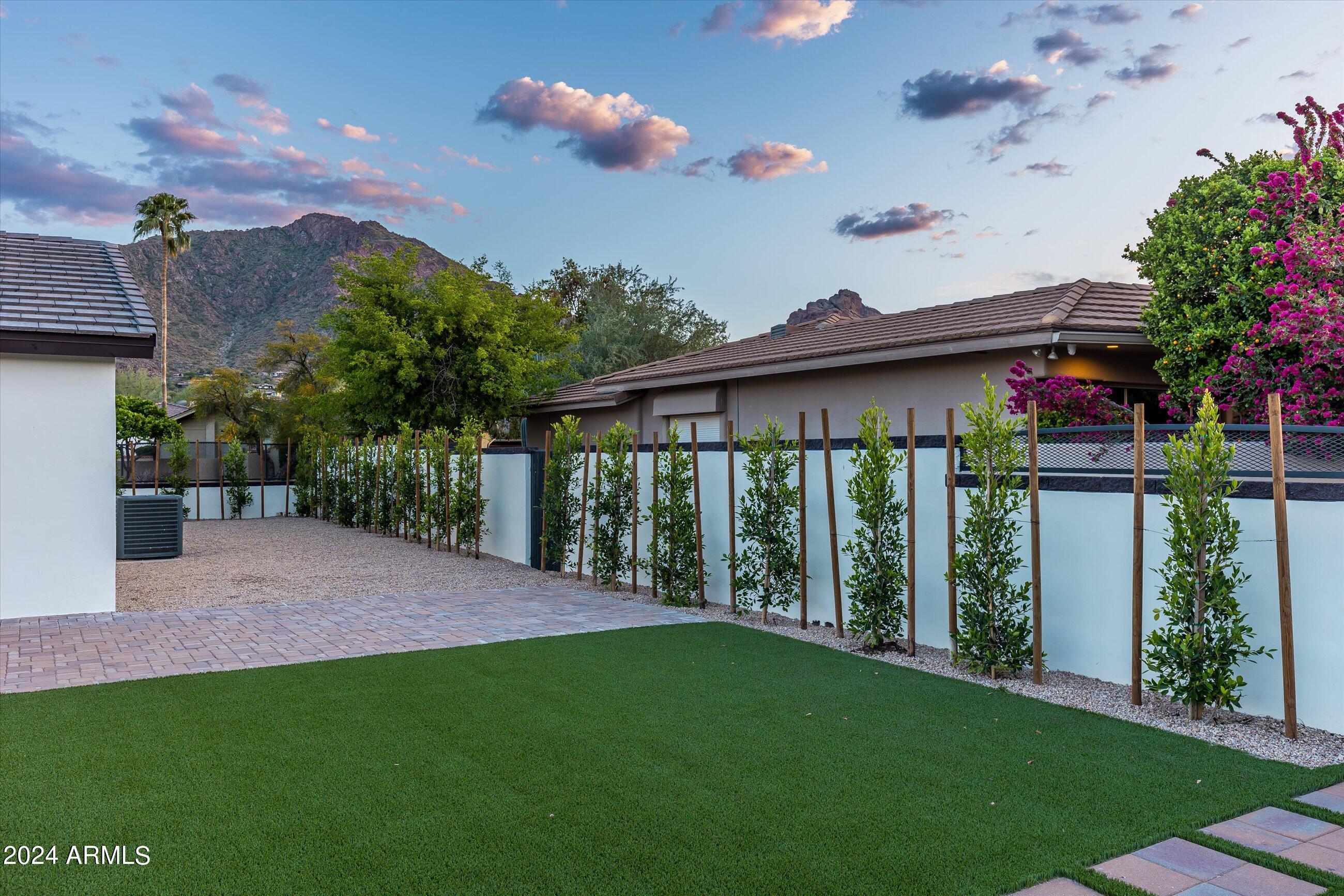 MOUNTAIN SHADOWS RESORT - Residential