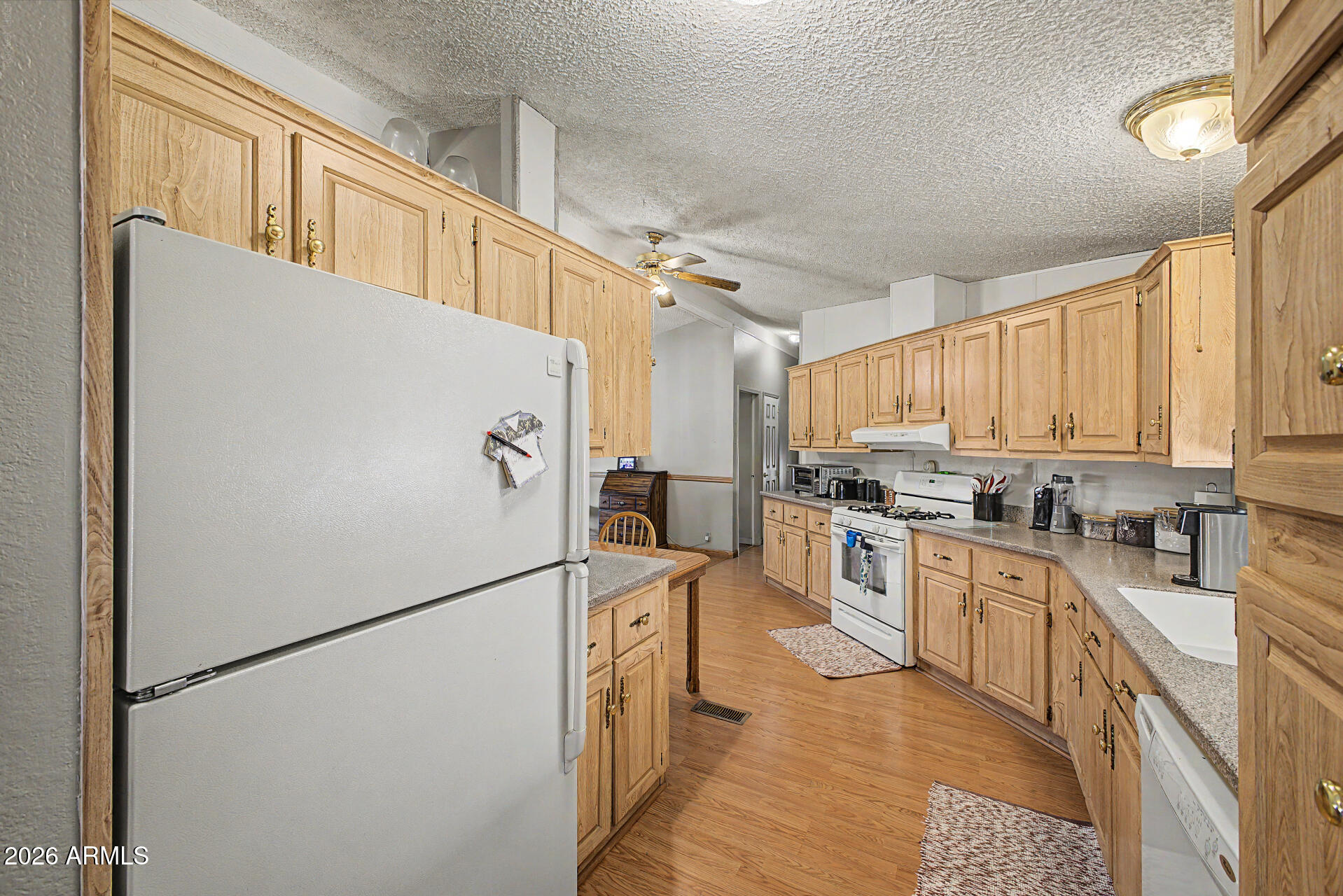 DESERT VISTA PLACE LOT 1-227 TR A-L - Residential