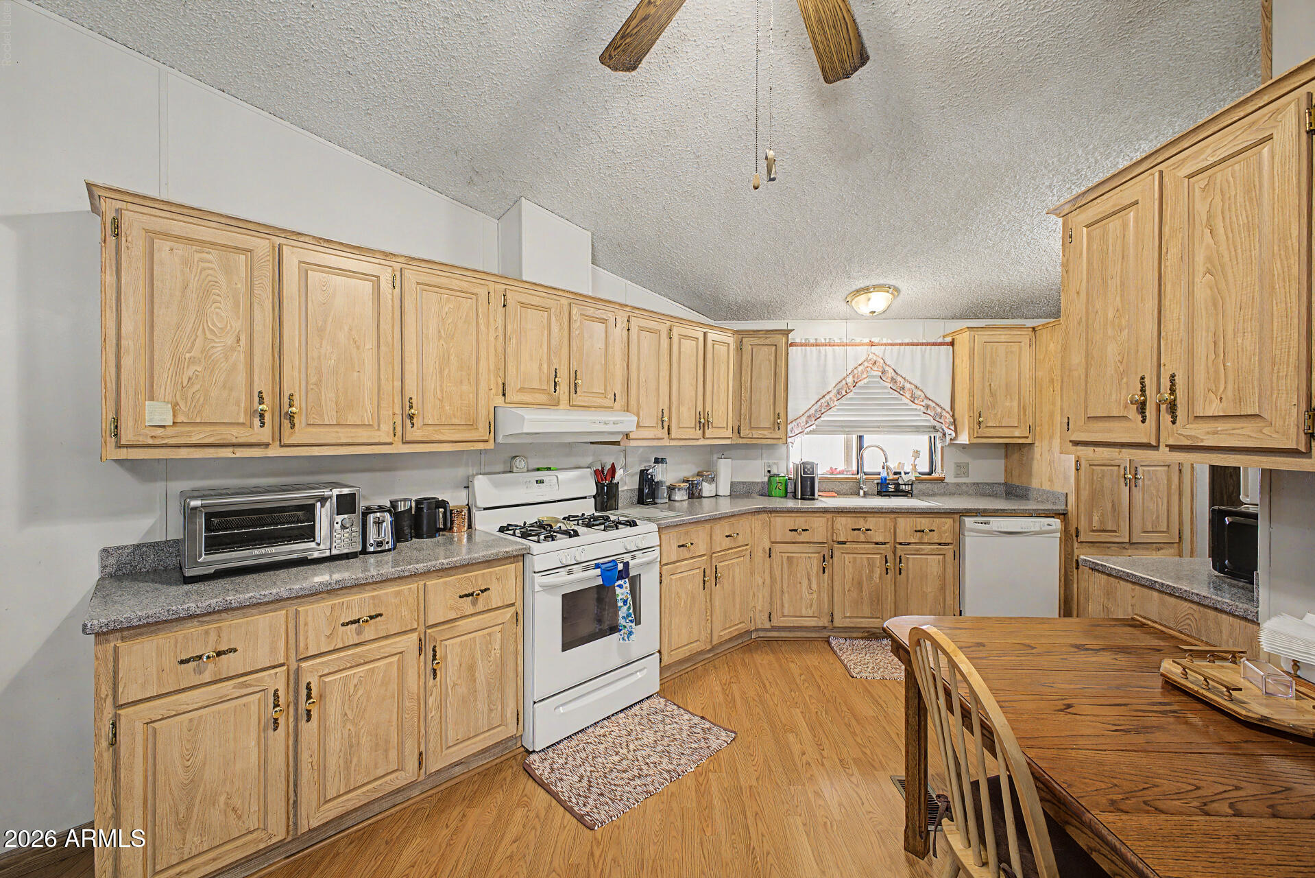 DESERT VISTA PLACE LOT 1-227 TR A-L - Residential