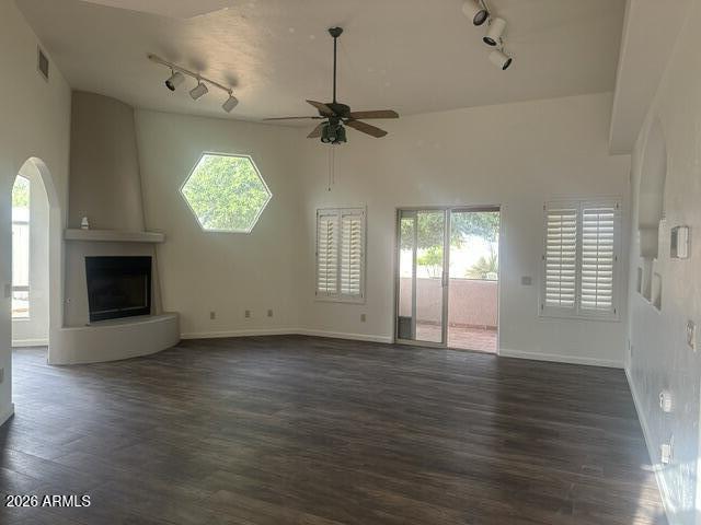 MOUNTAIN SHADOWS PHASE C - Residential