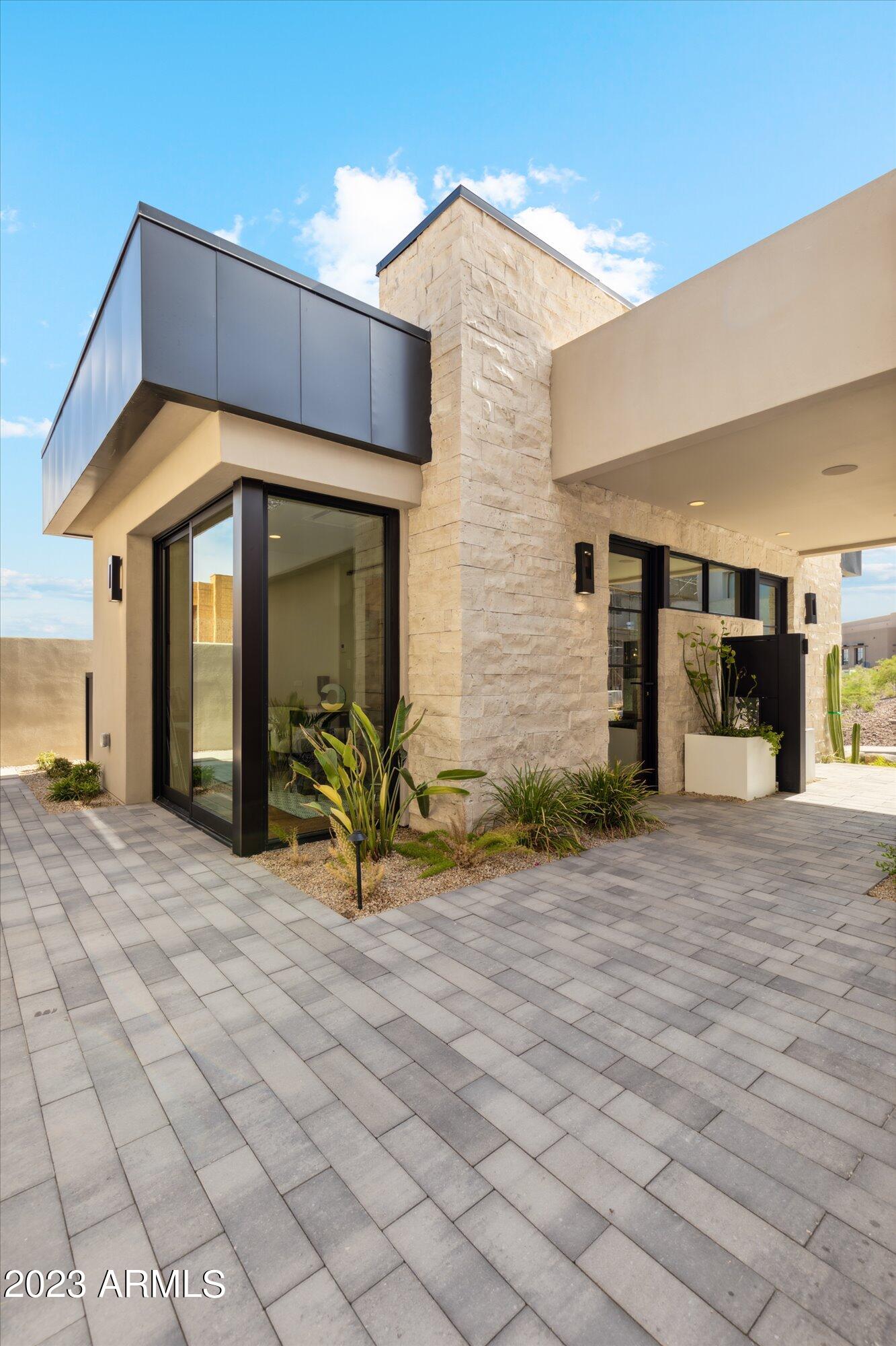 PHOENICIAN - Residential