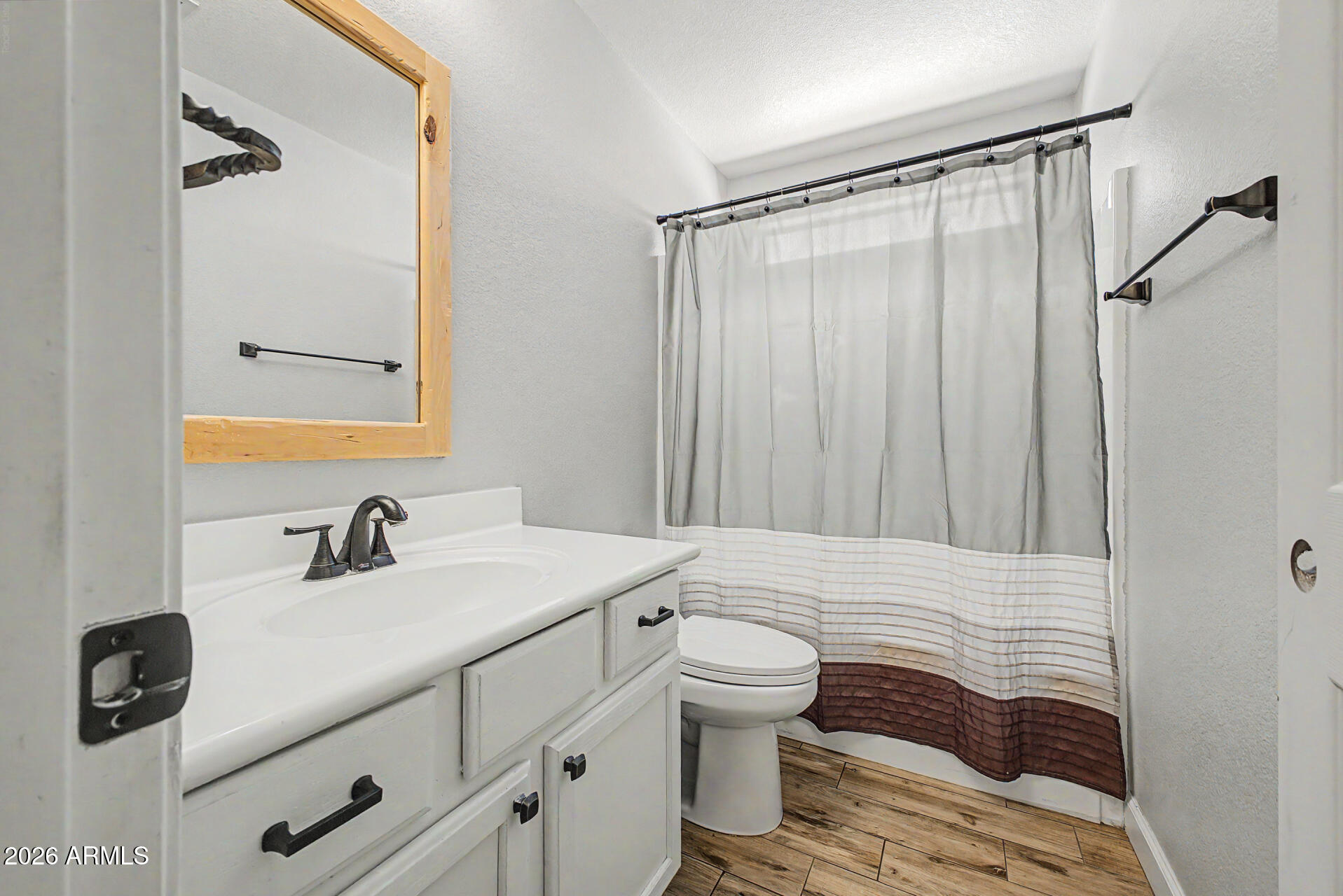 HIGLEY GROVES - Residential