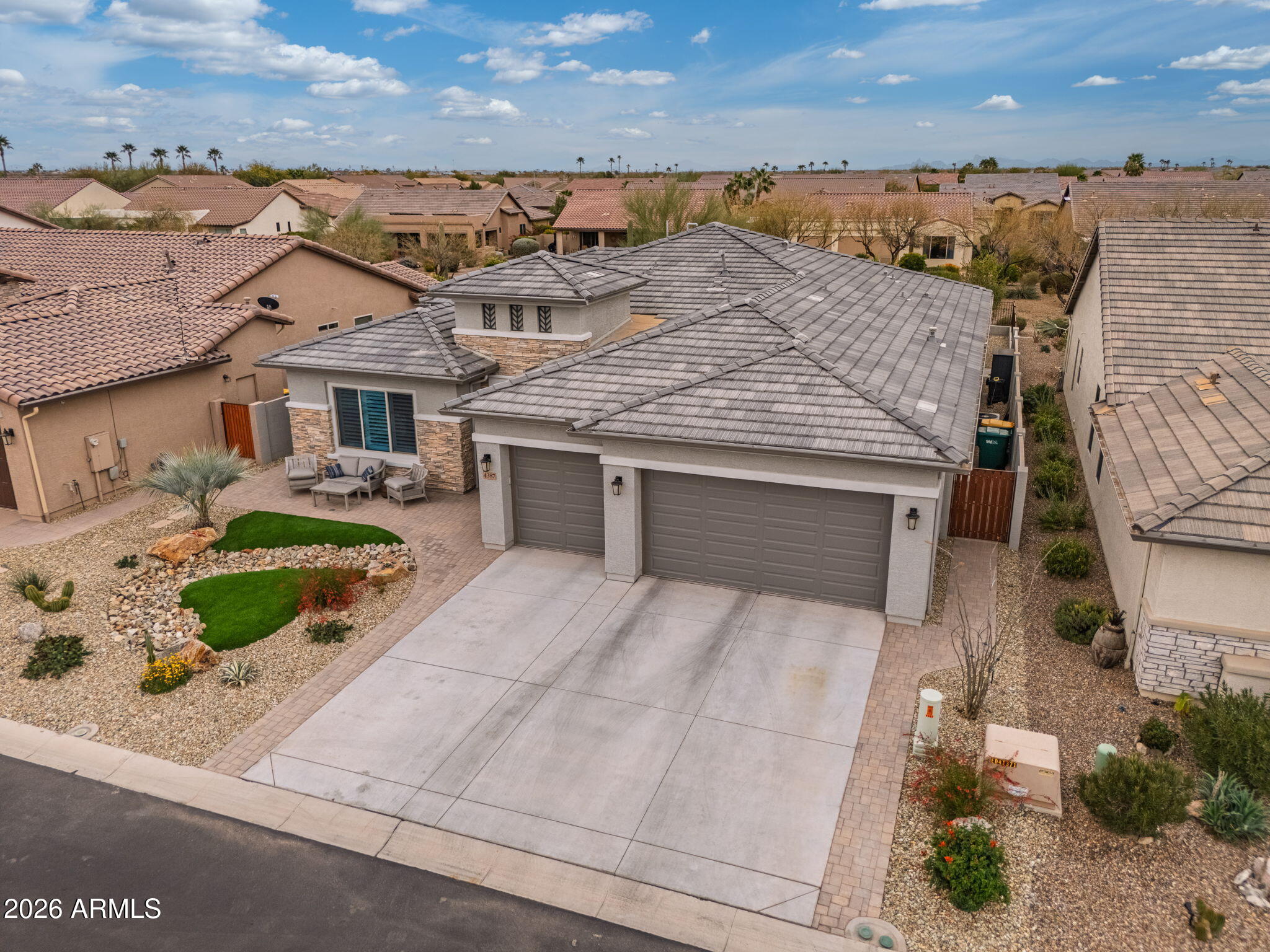 ROBSON RANCH - Residential