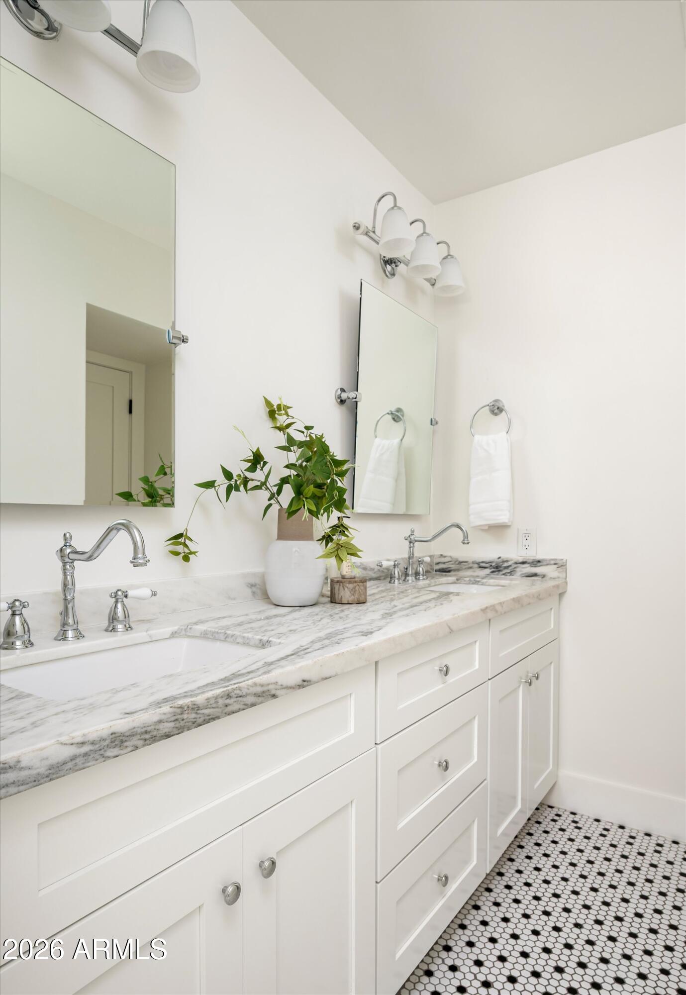 GROVE PARK ESTATES PLAT B - Residential