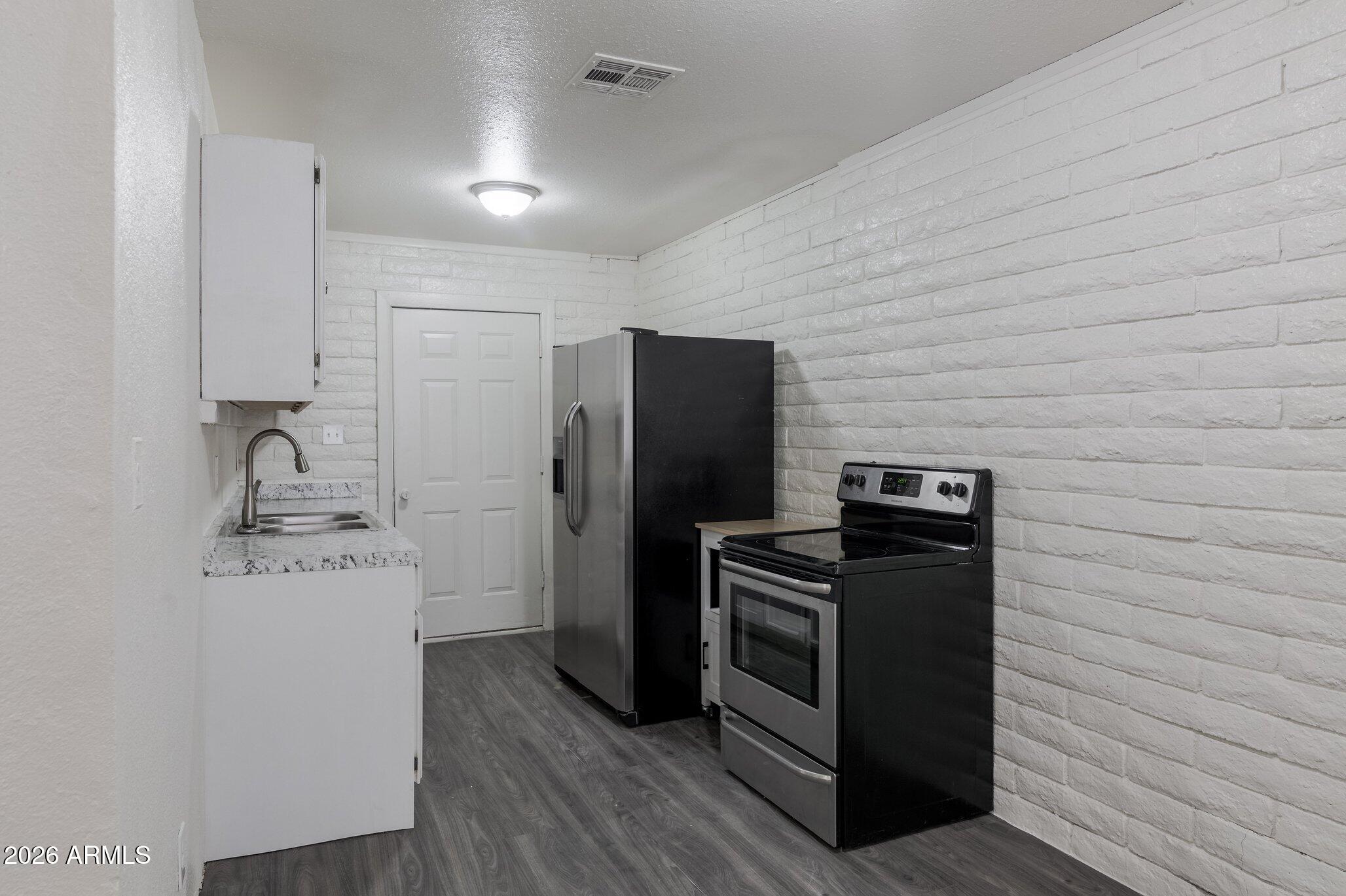 PROSPERITY PARK - Residential Lease