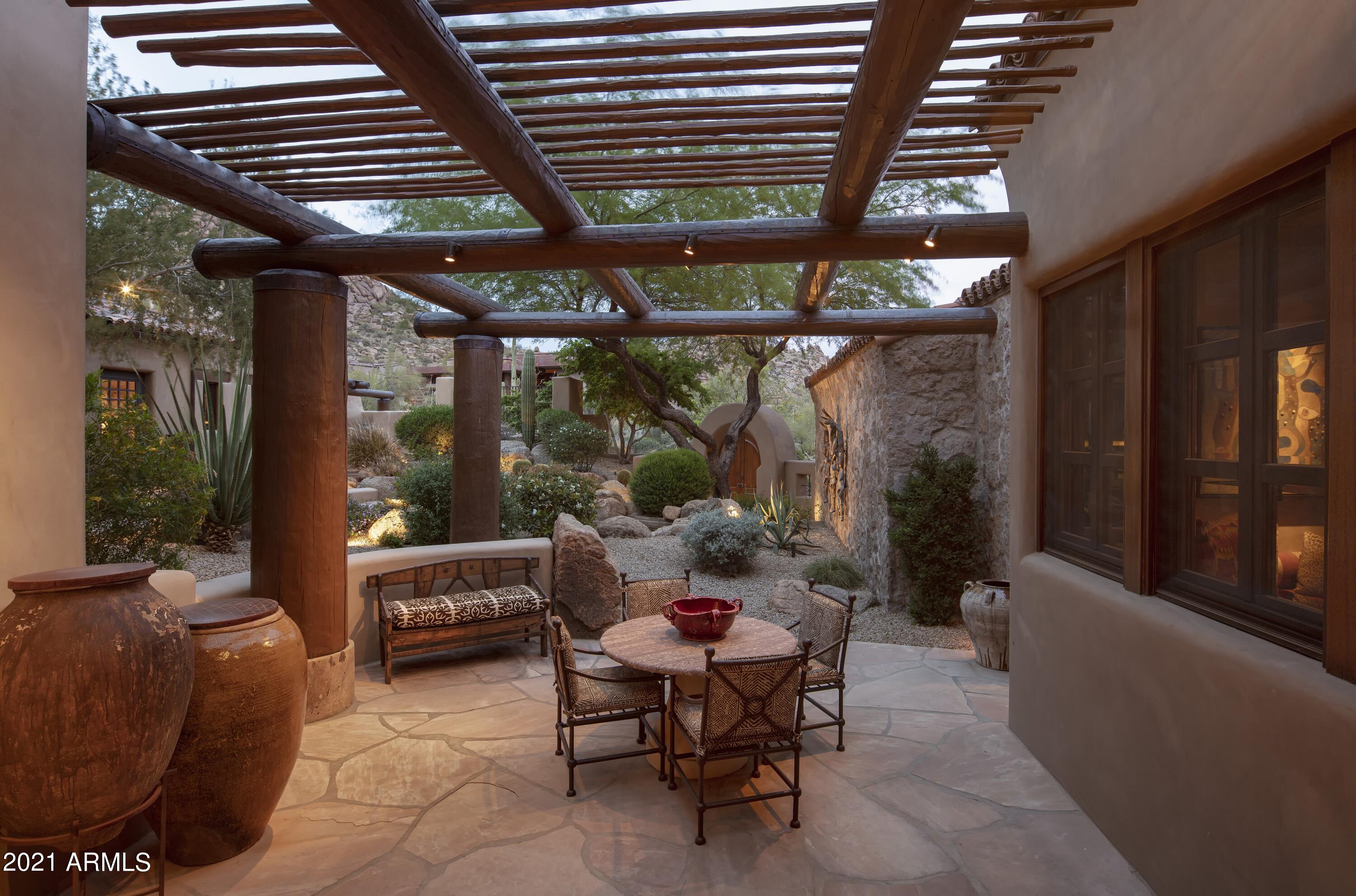 ESTANCIA - Residential