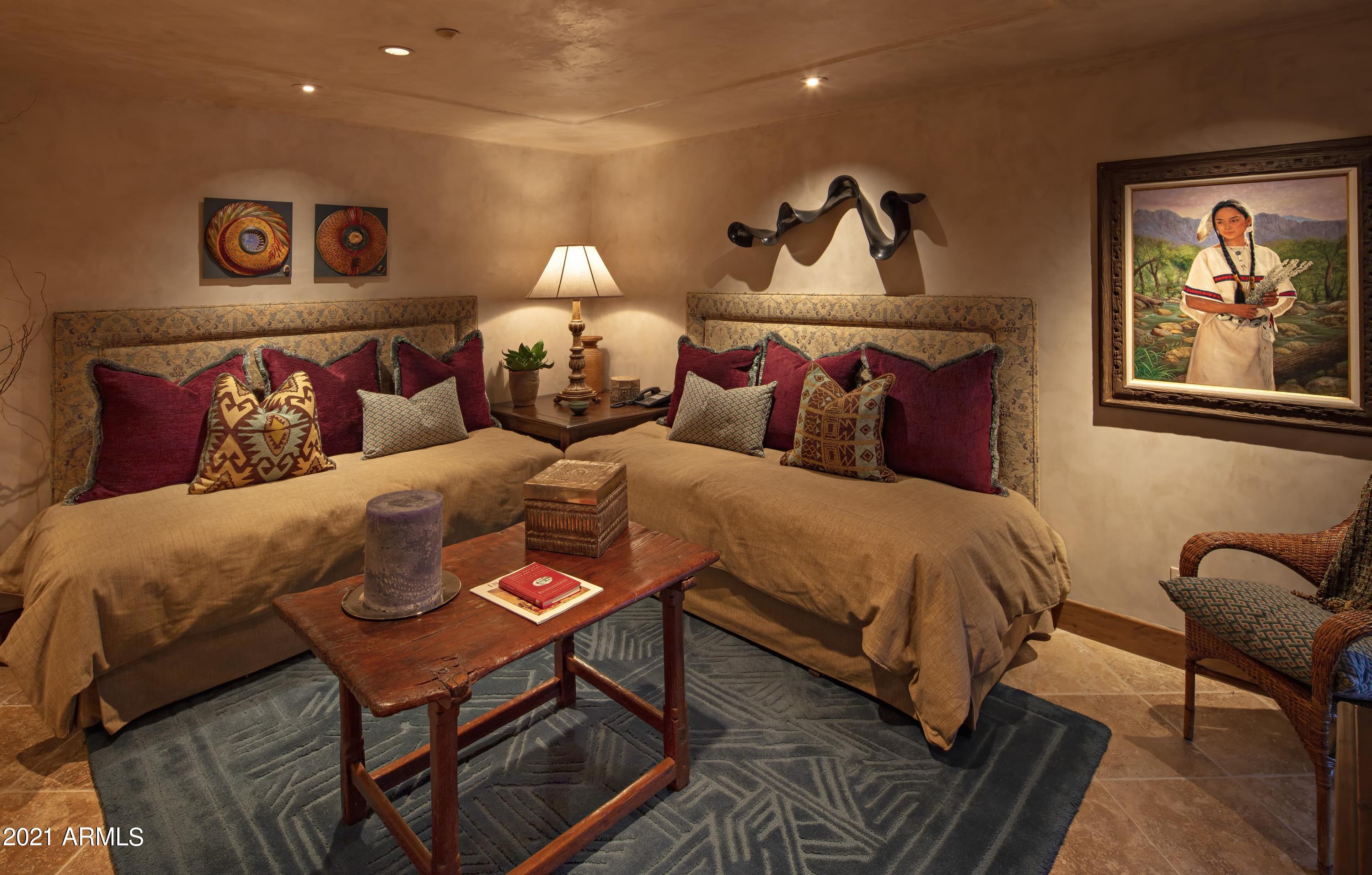 ESTANCIA - Residential
