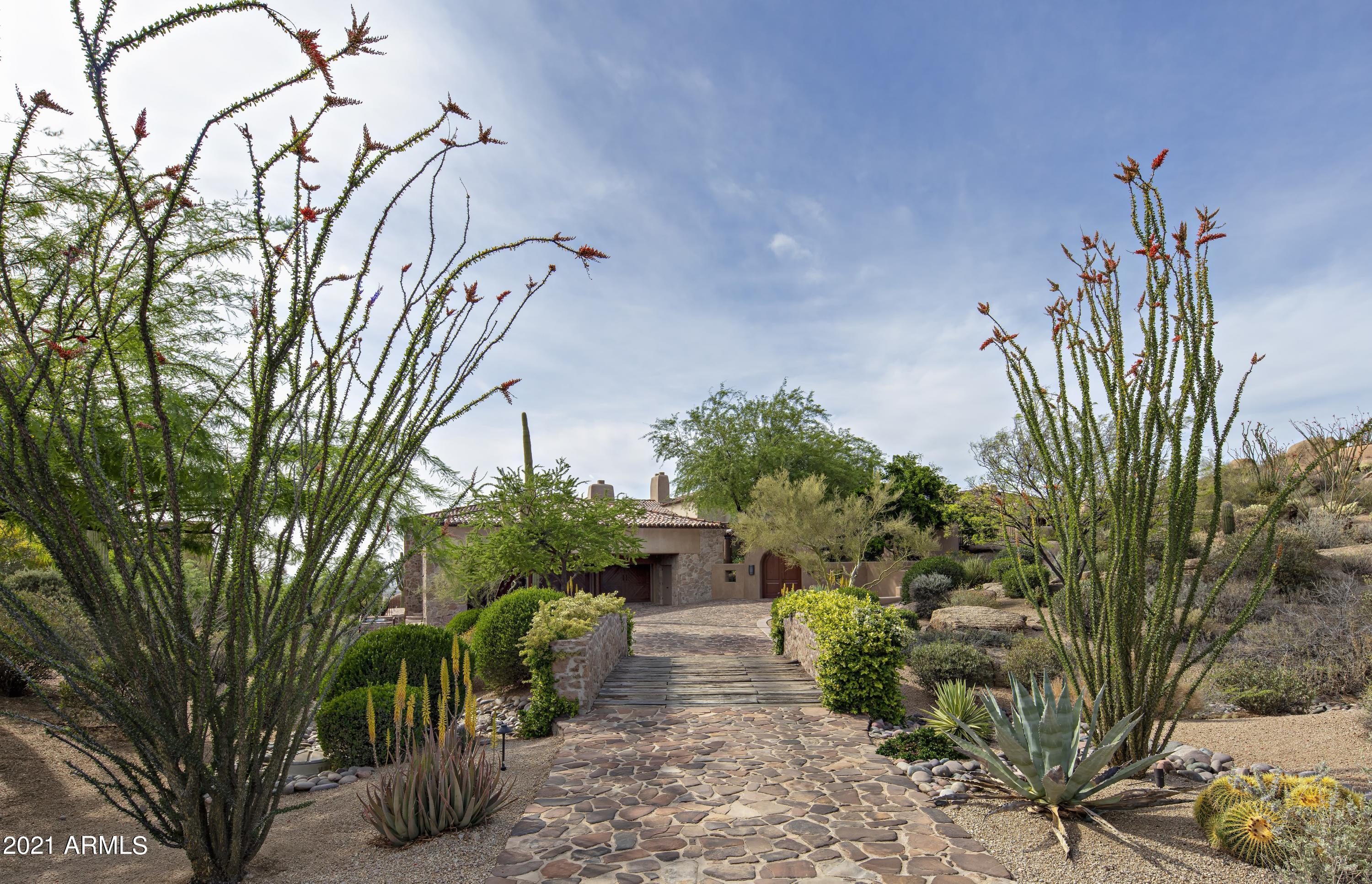 ESTANCIA - Residential