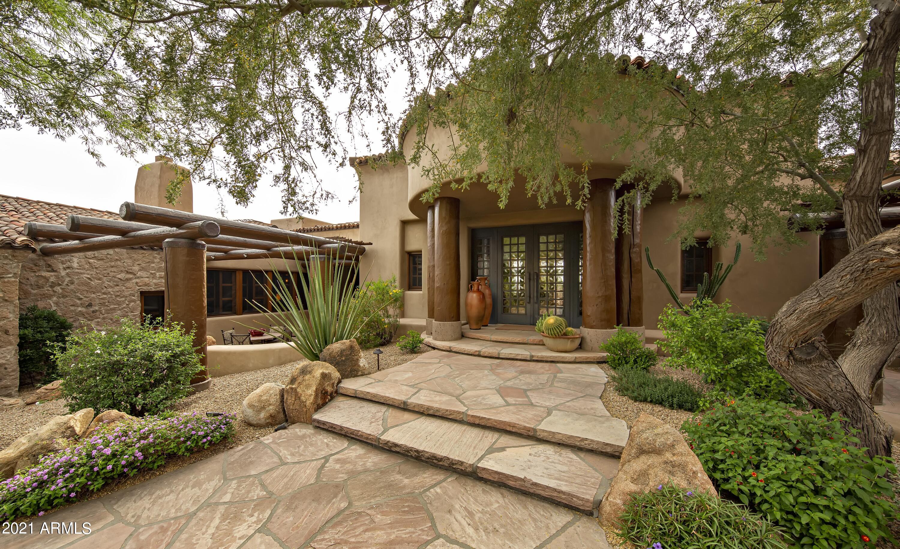 ESTANCIA - Residential