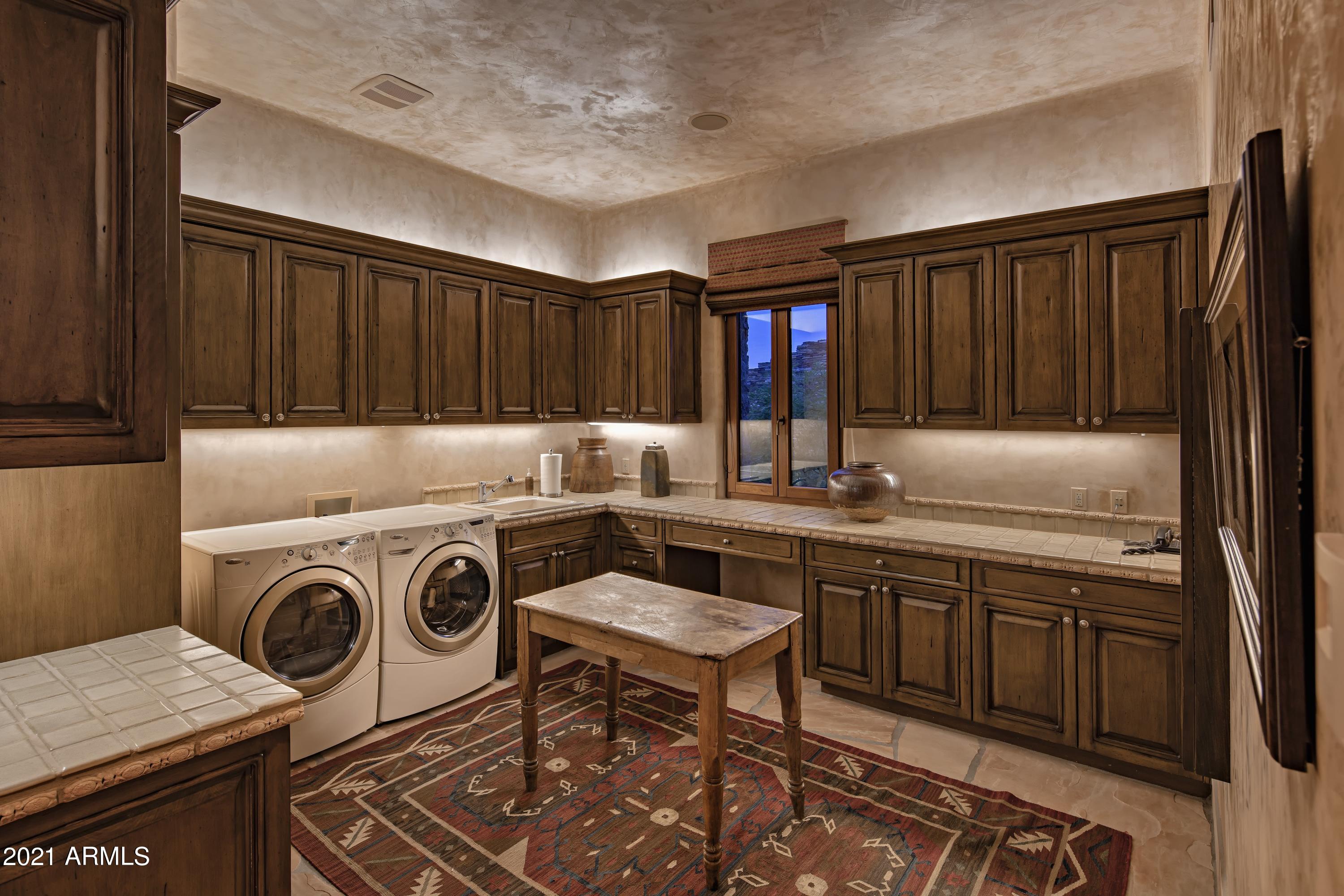 ESTANCIA - Residential
