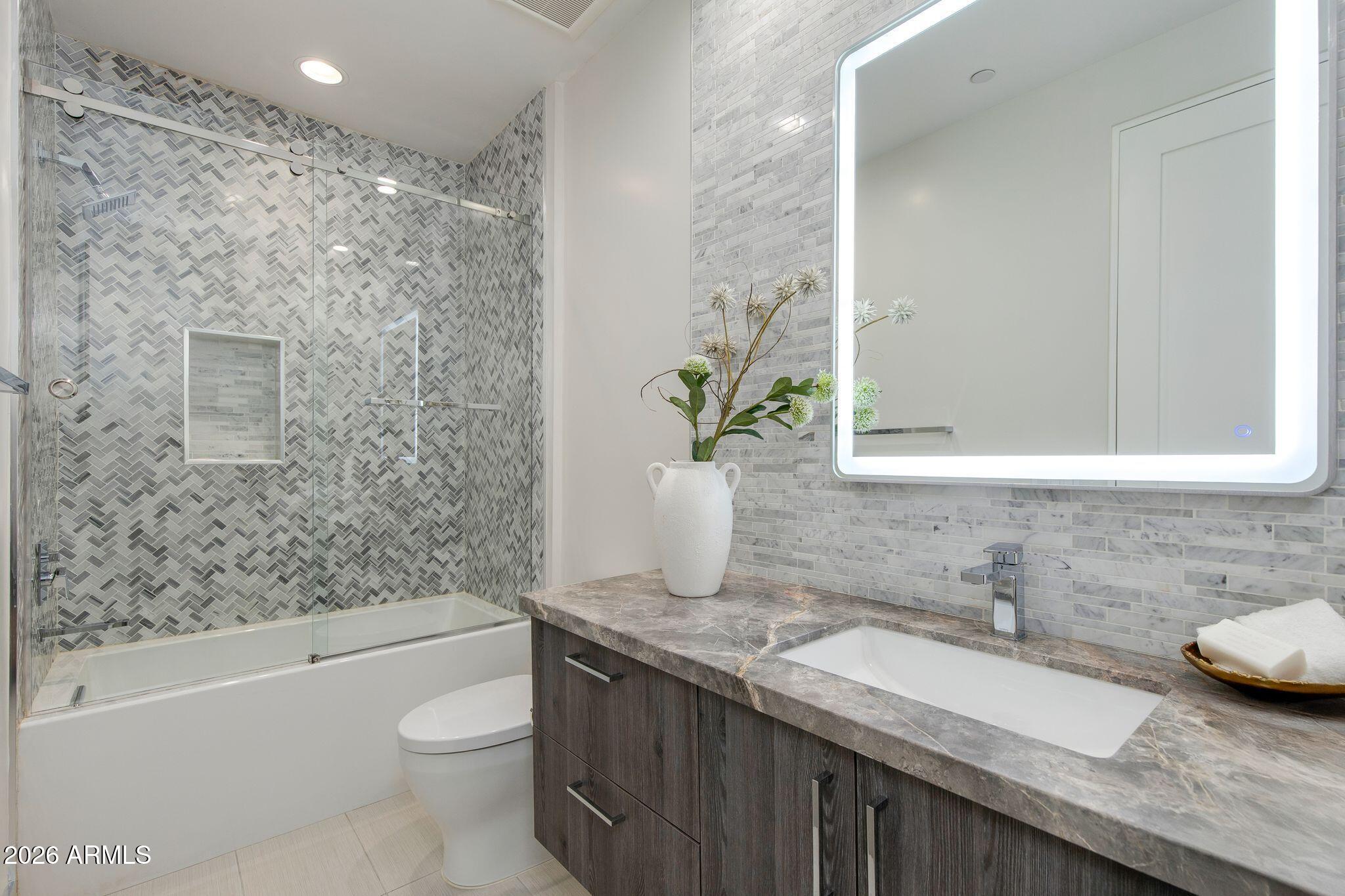 CAMELBACK COUNTRY ESTATES UNIT 4 - Residential