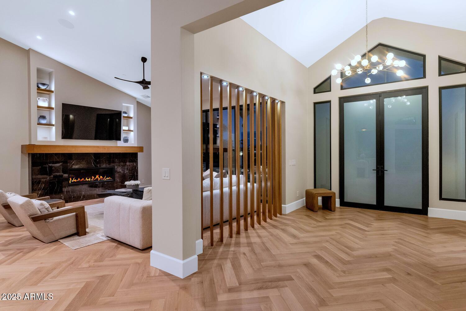 ROLLING HILLS - Residential