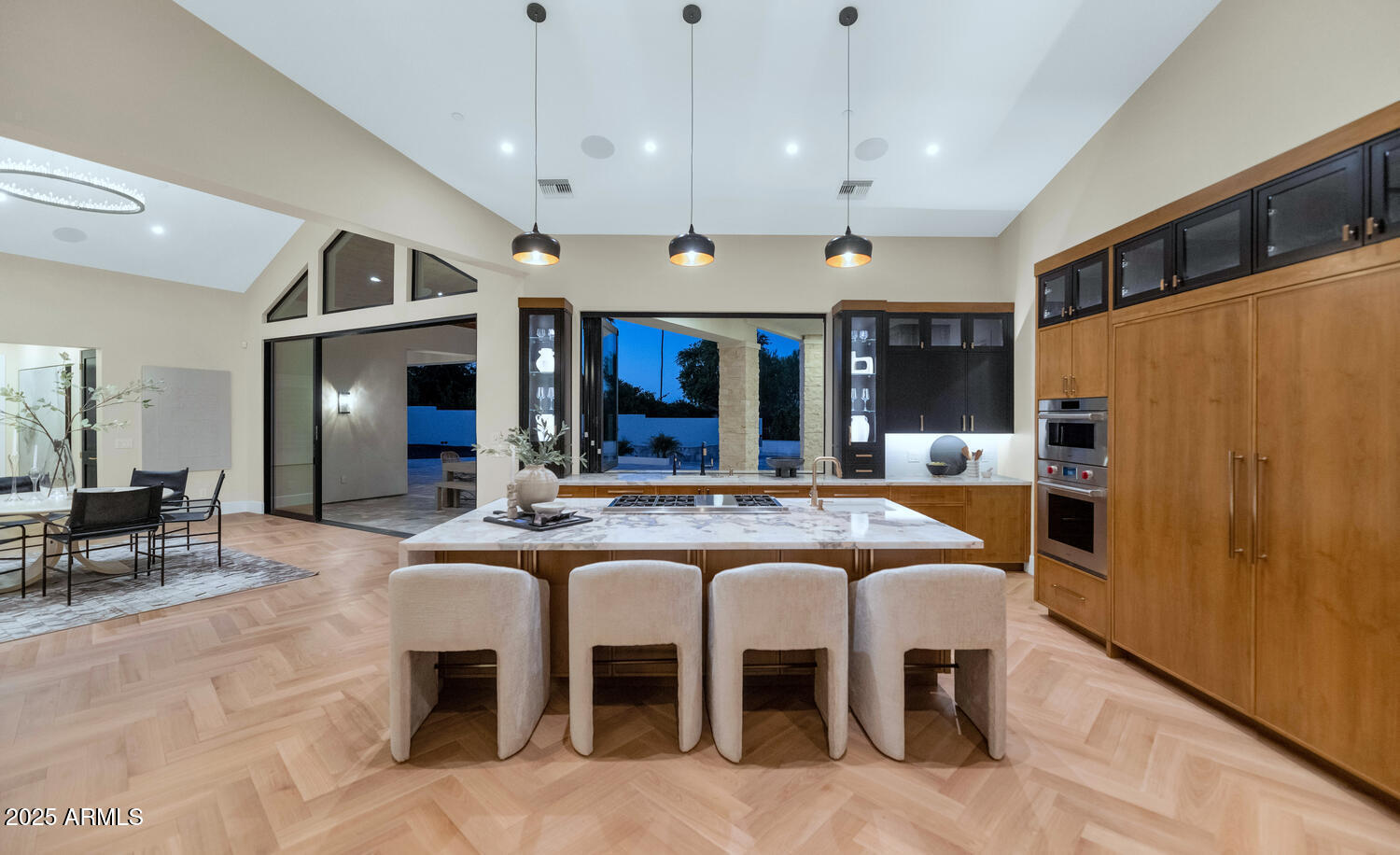 ROLLING HILLS - Residential