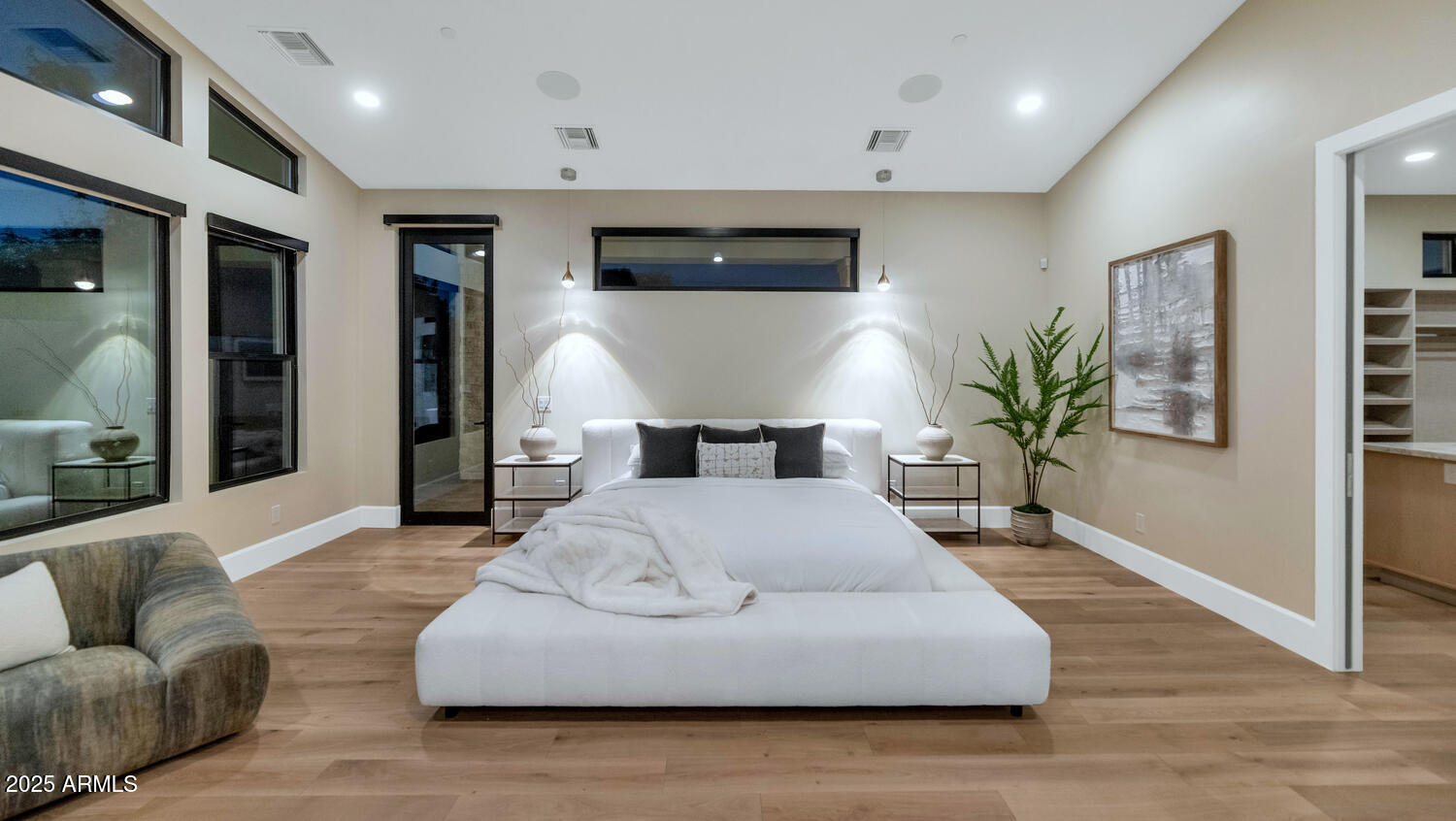 ROLLING HILLS - Residential