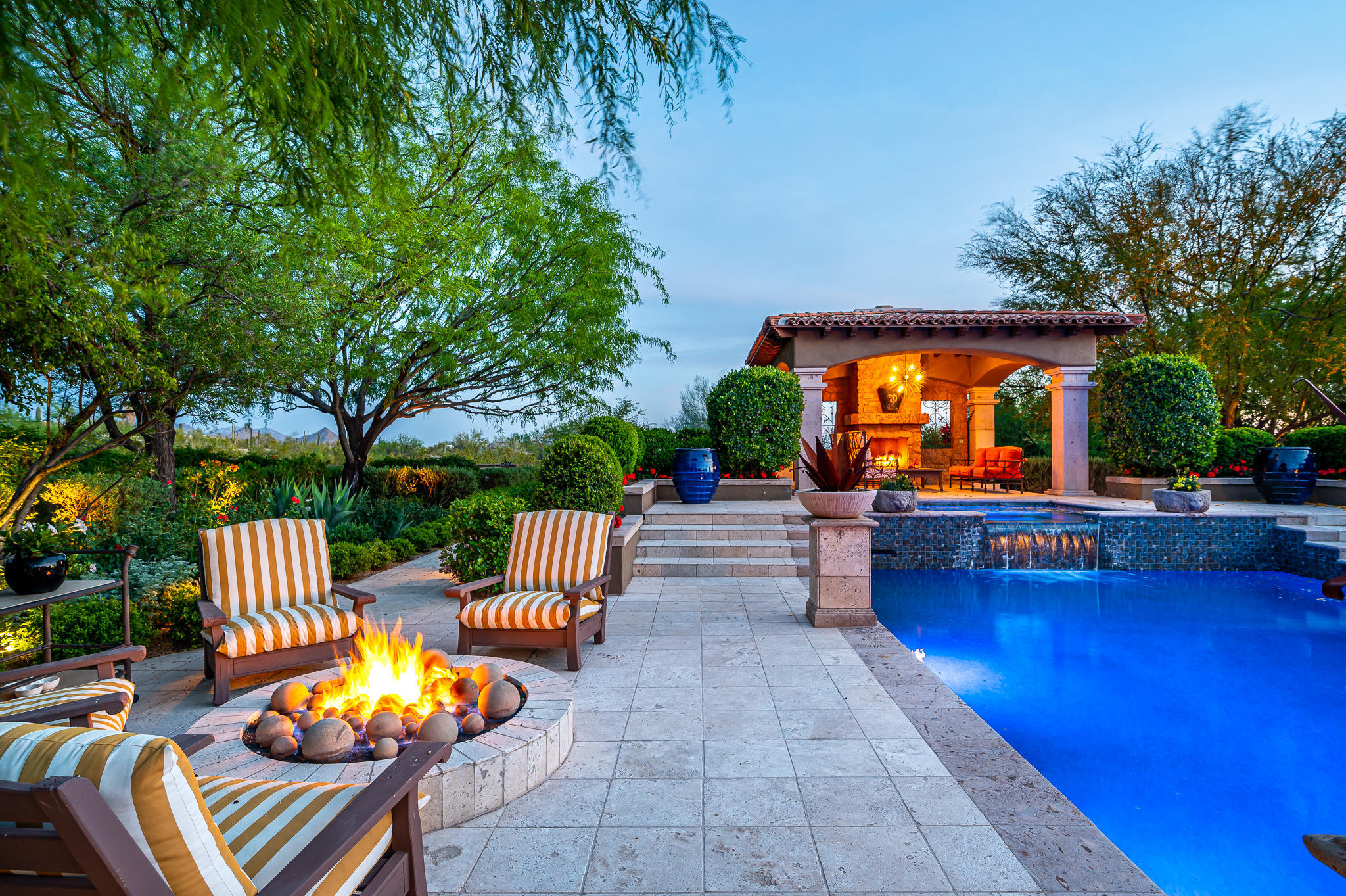 WHISPER ROCK - Residential