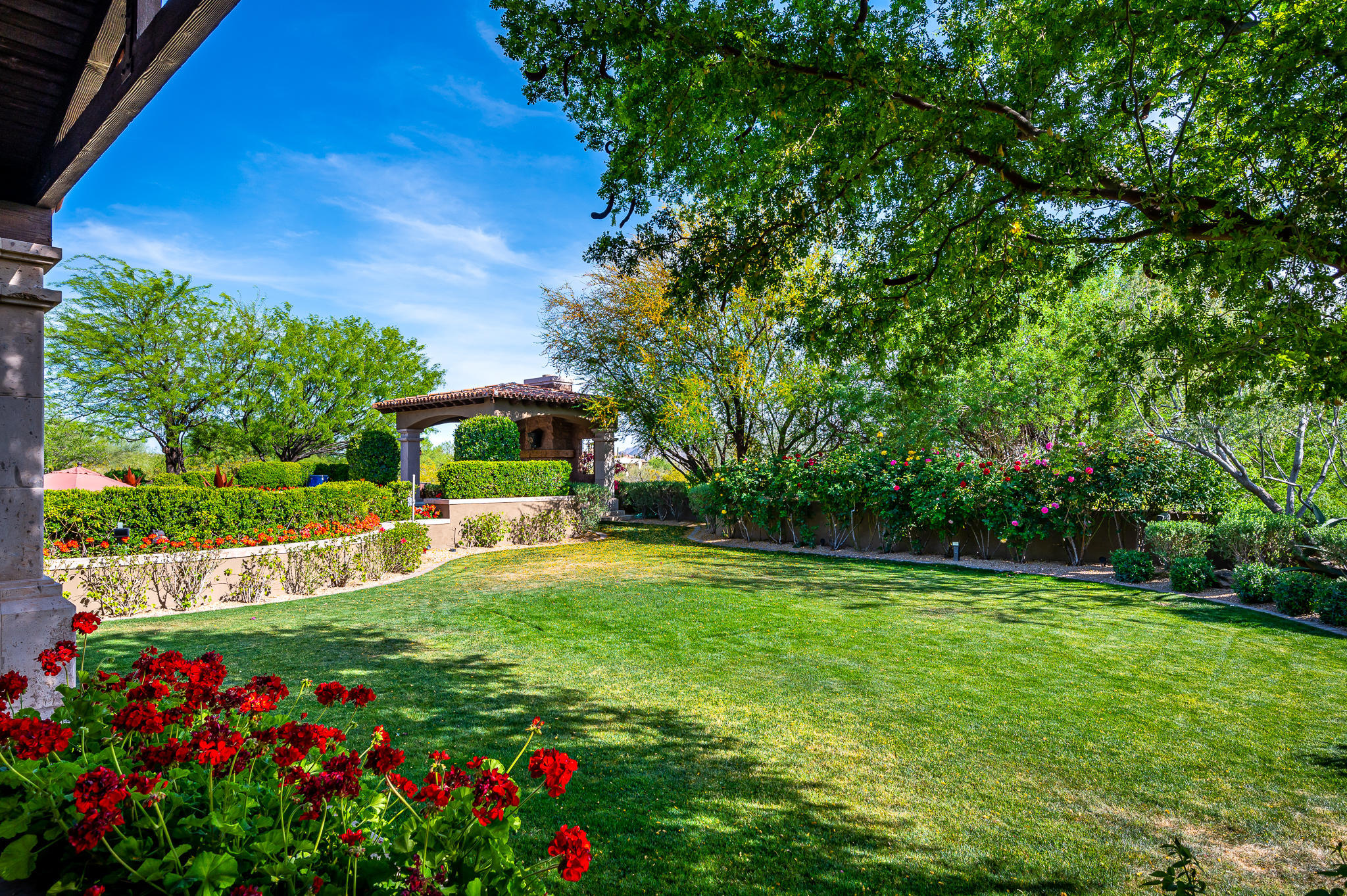 WHISPER ROCK - Residential